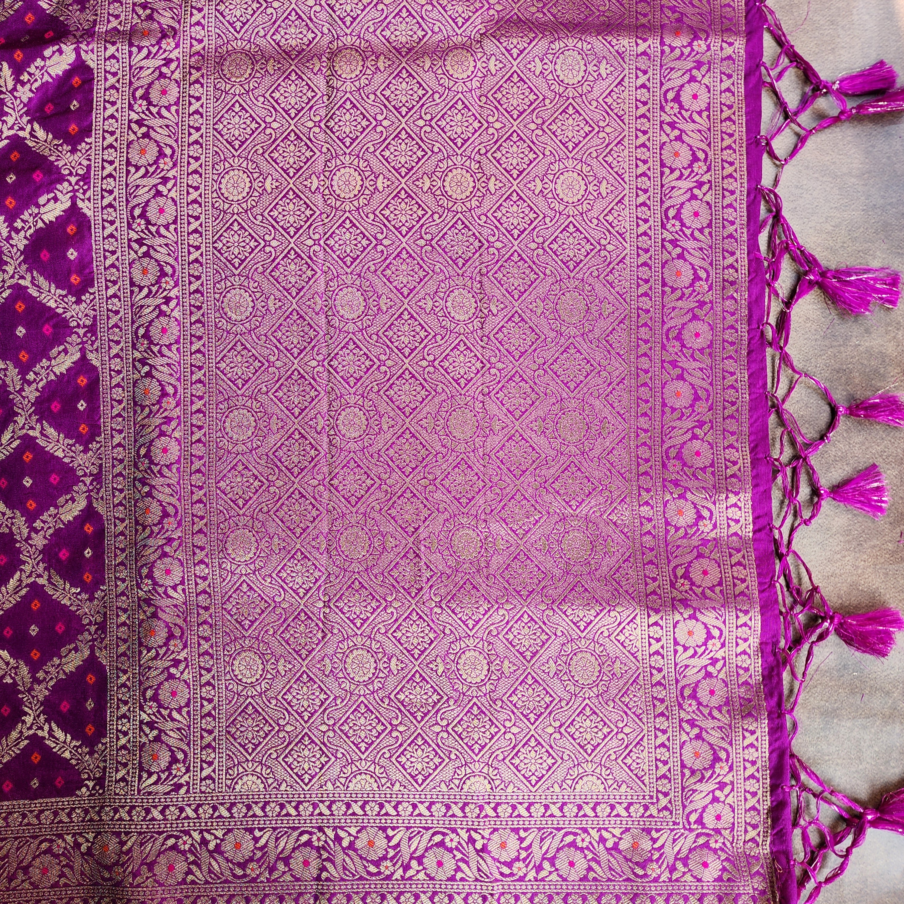 Bright Fuchsia Bandhani Dupatta with Traditional Jaal