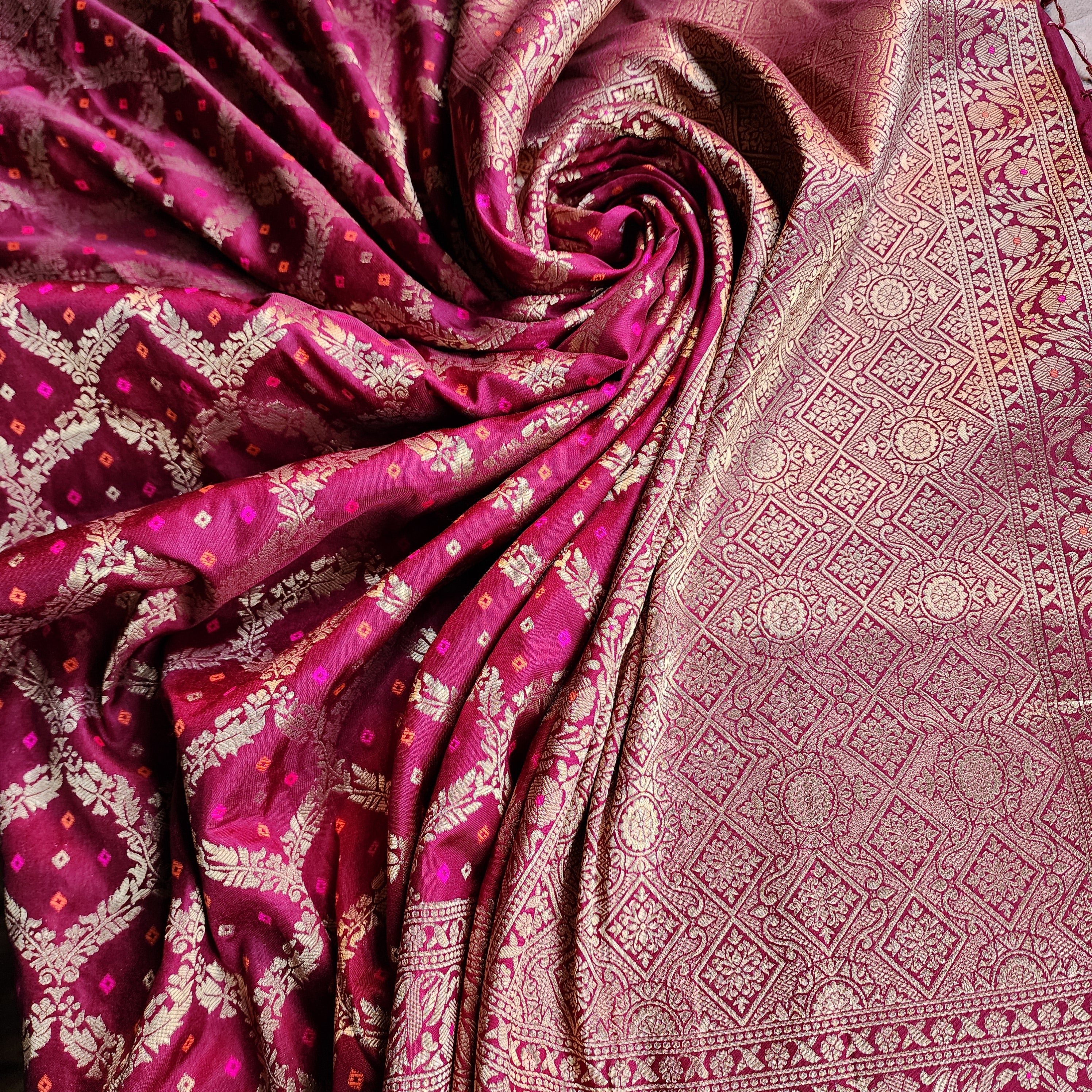 Wine Bandhani Dupatta with Traditional Jaal