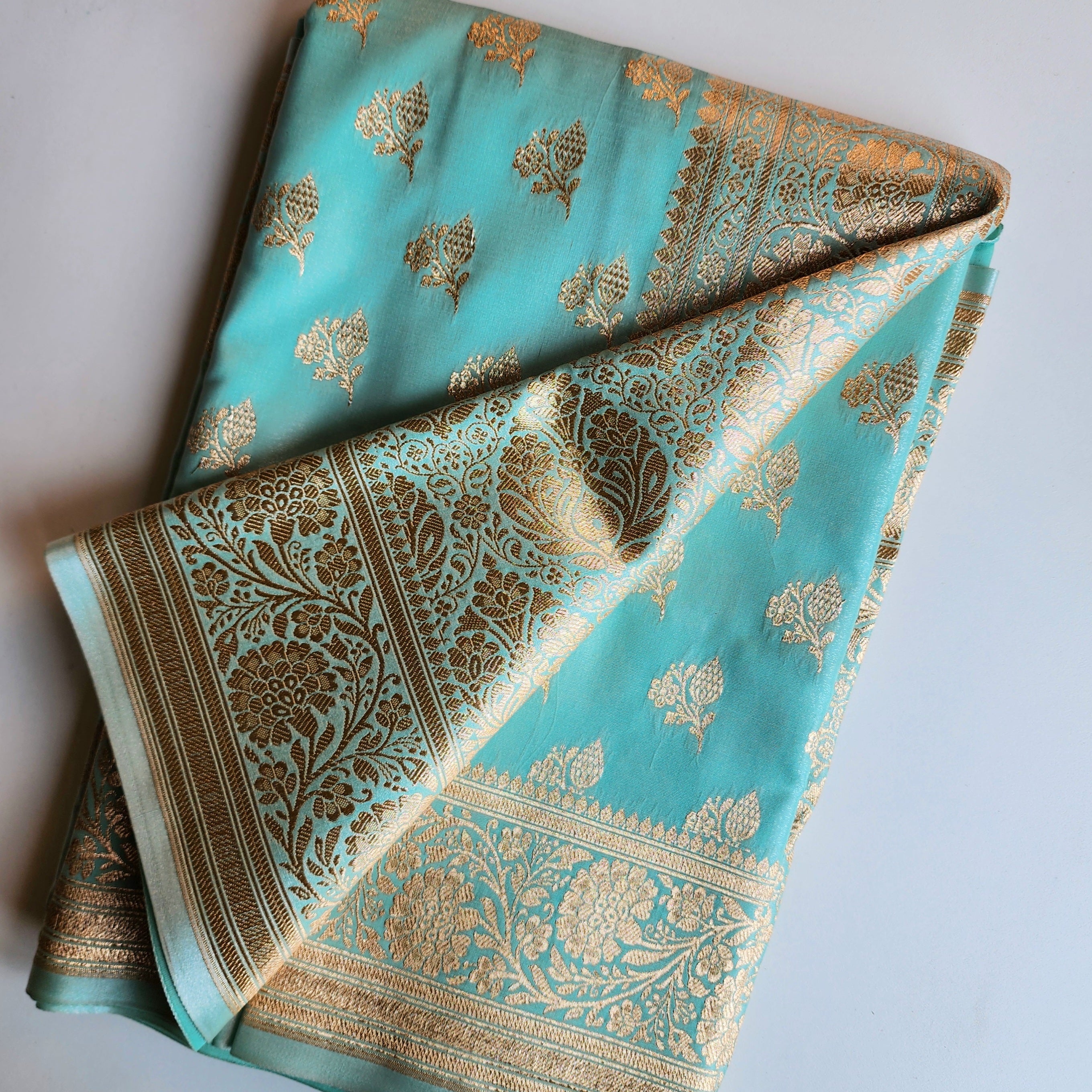 Rich Sea Green Banarasi Silk Saree with Gold Zari Weaving
