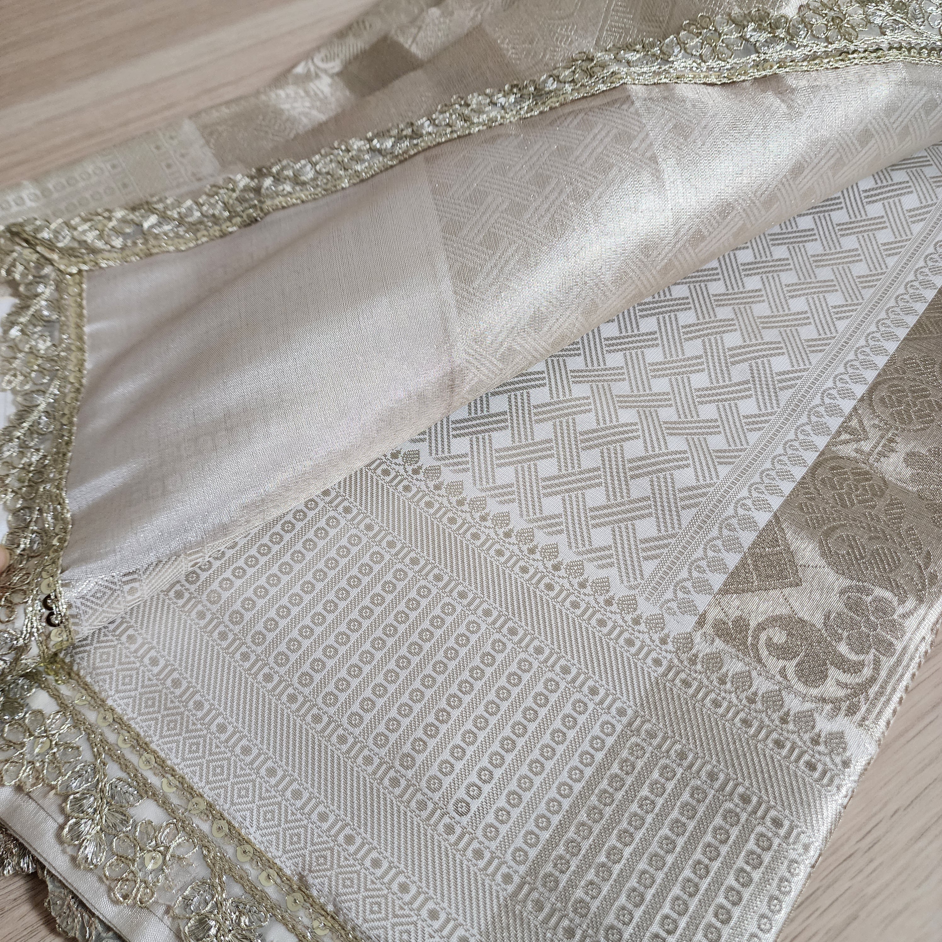 Elegant Glass Tissue Silk Saree in Brocade style weaving