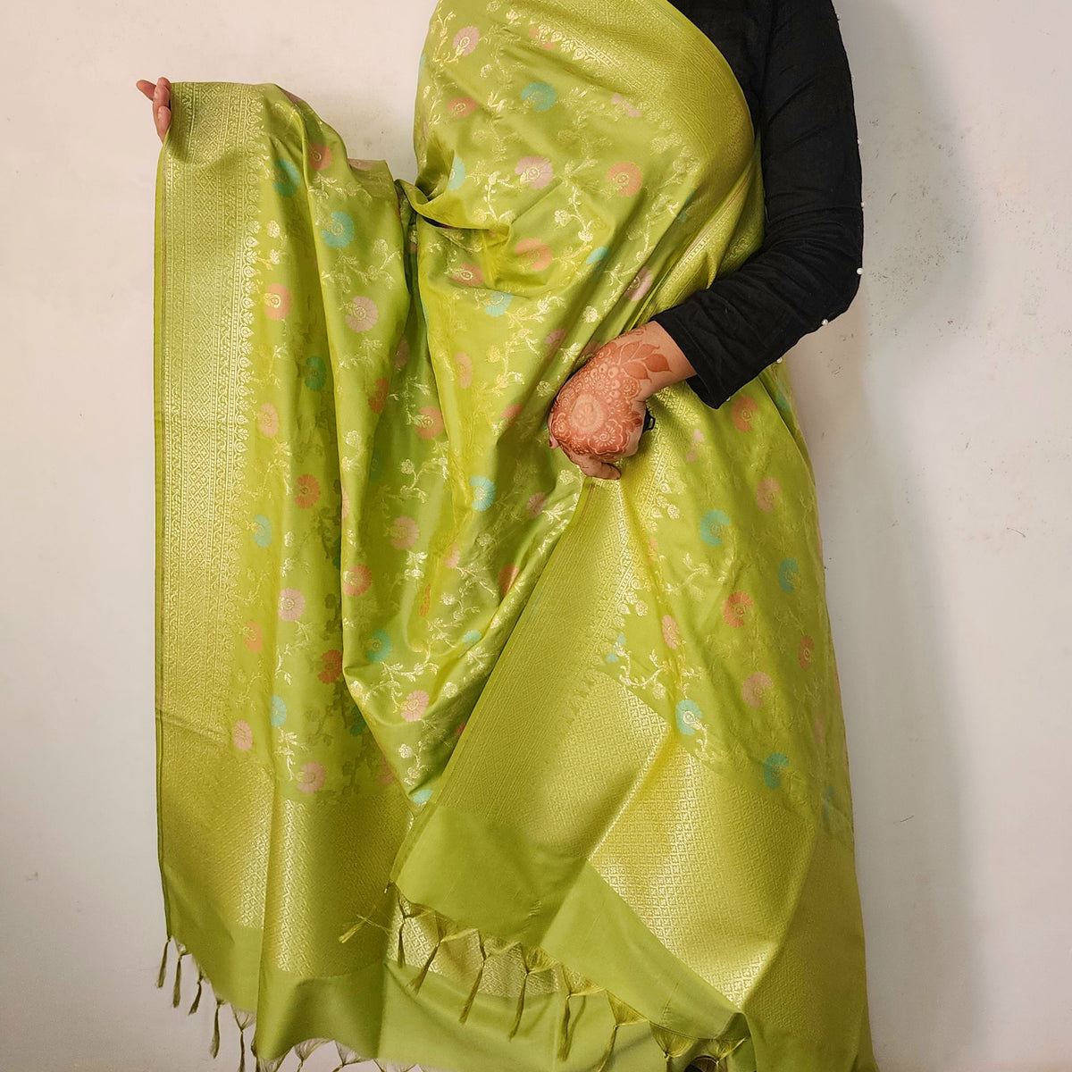 Banarasi Silk Floral Jaal Dupatta - Pistachio Green