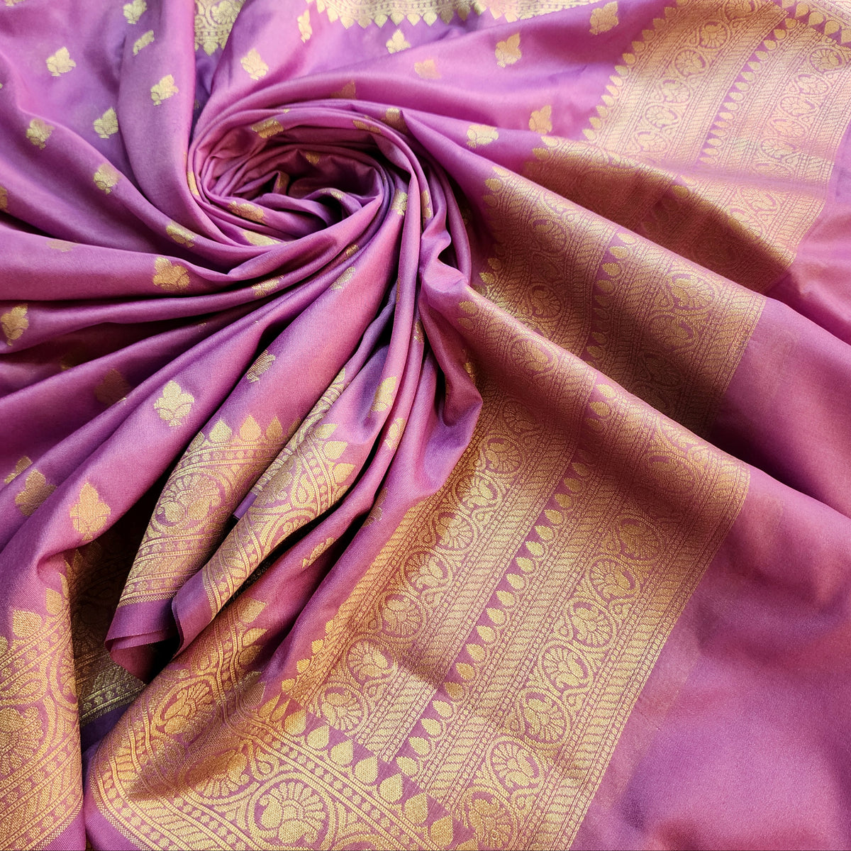 Purple Zari Banarasi Tapetta Silk Leaf Weave Dupatta
