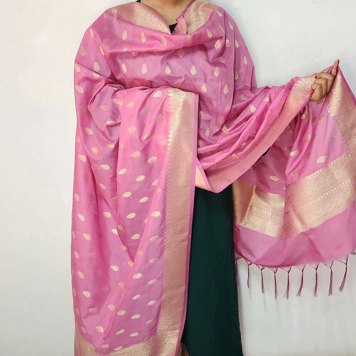 Dusty Rose Banarasi Tapetta Silk Leaf Weave Dupatta