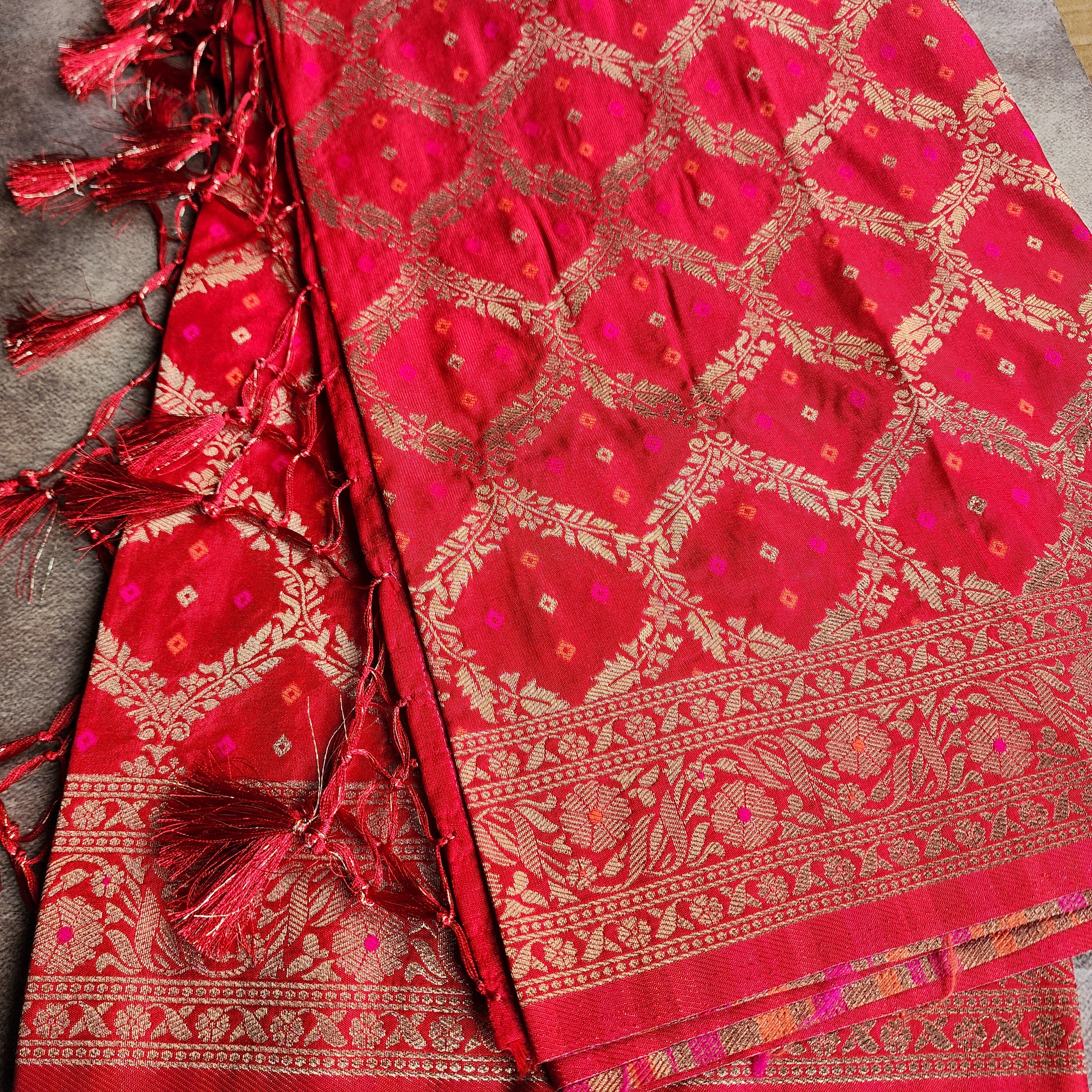 Red Bandhani Dupatta with Traditional Jaal