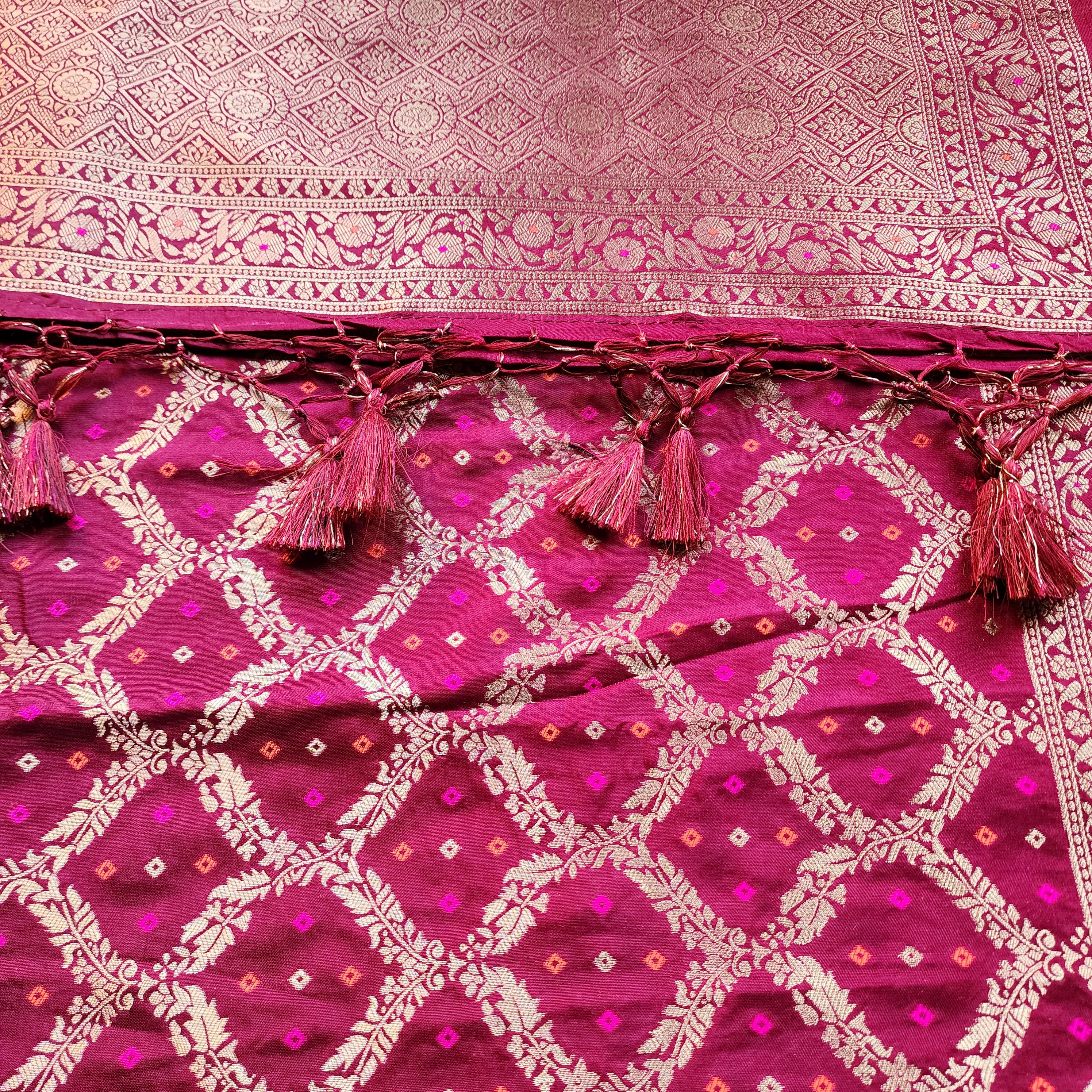 Wine Bandhani Dupatta with Traditional Jaal