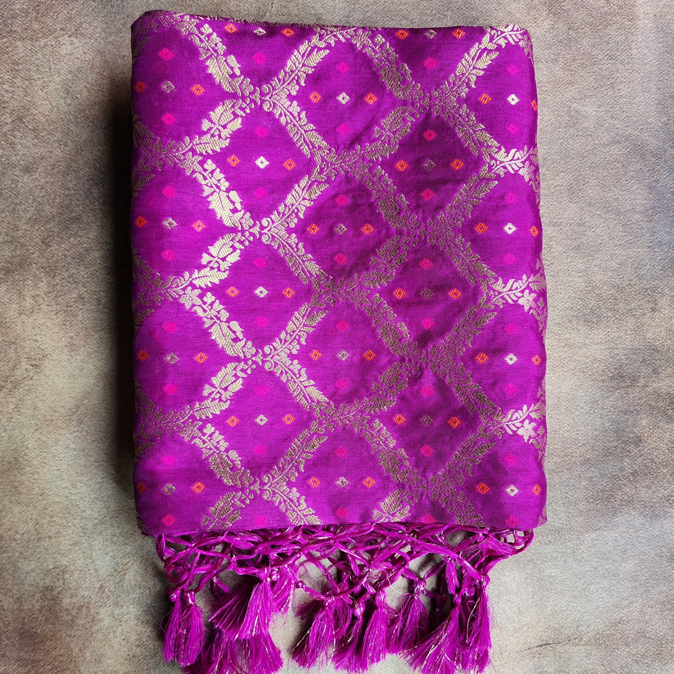 Bright Fuchsia Bandhani Dupatta with Traditional Jaal
