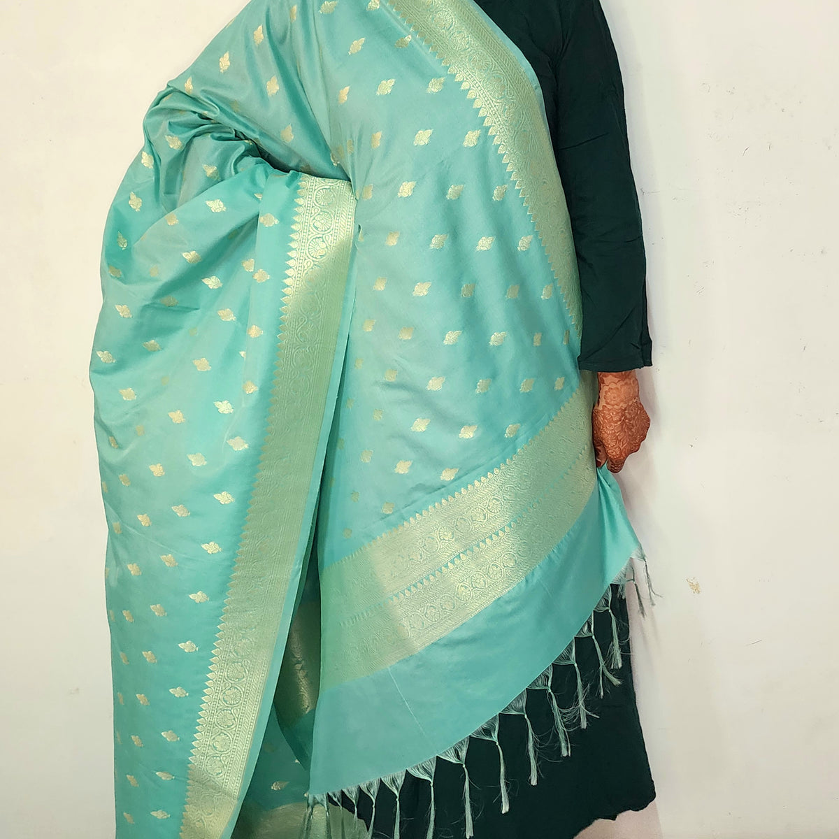 Aqua Green Banarasi Tapetta Silk Leaf Weave Dupatta