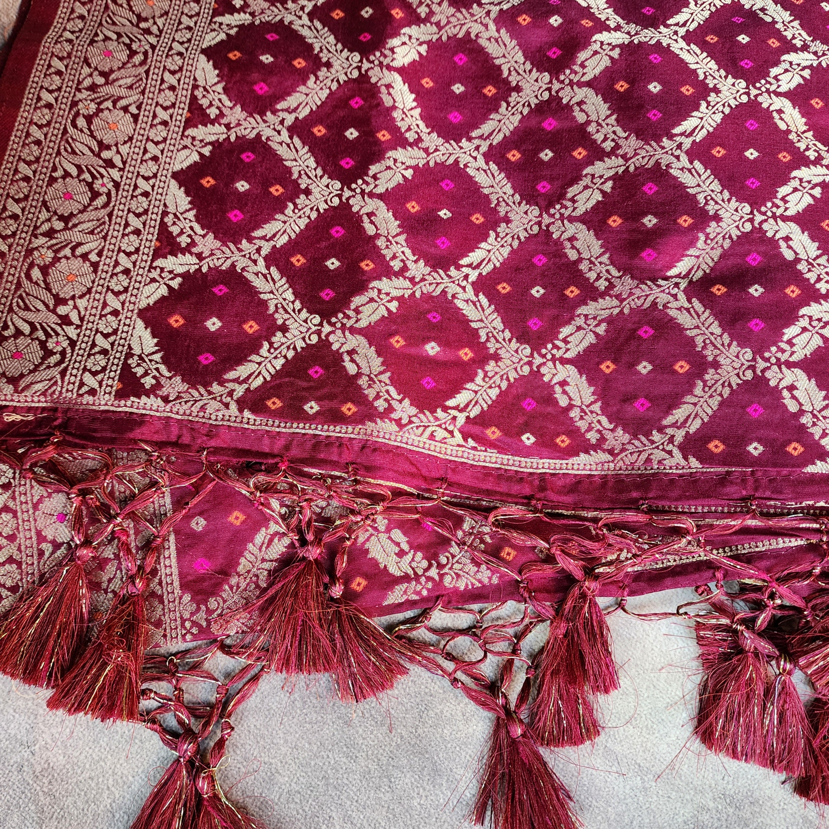 Wine Bandhani Dupatta with Traditional Jaal