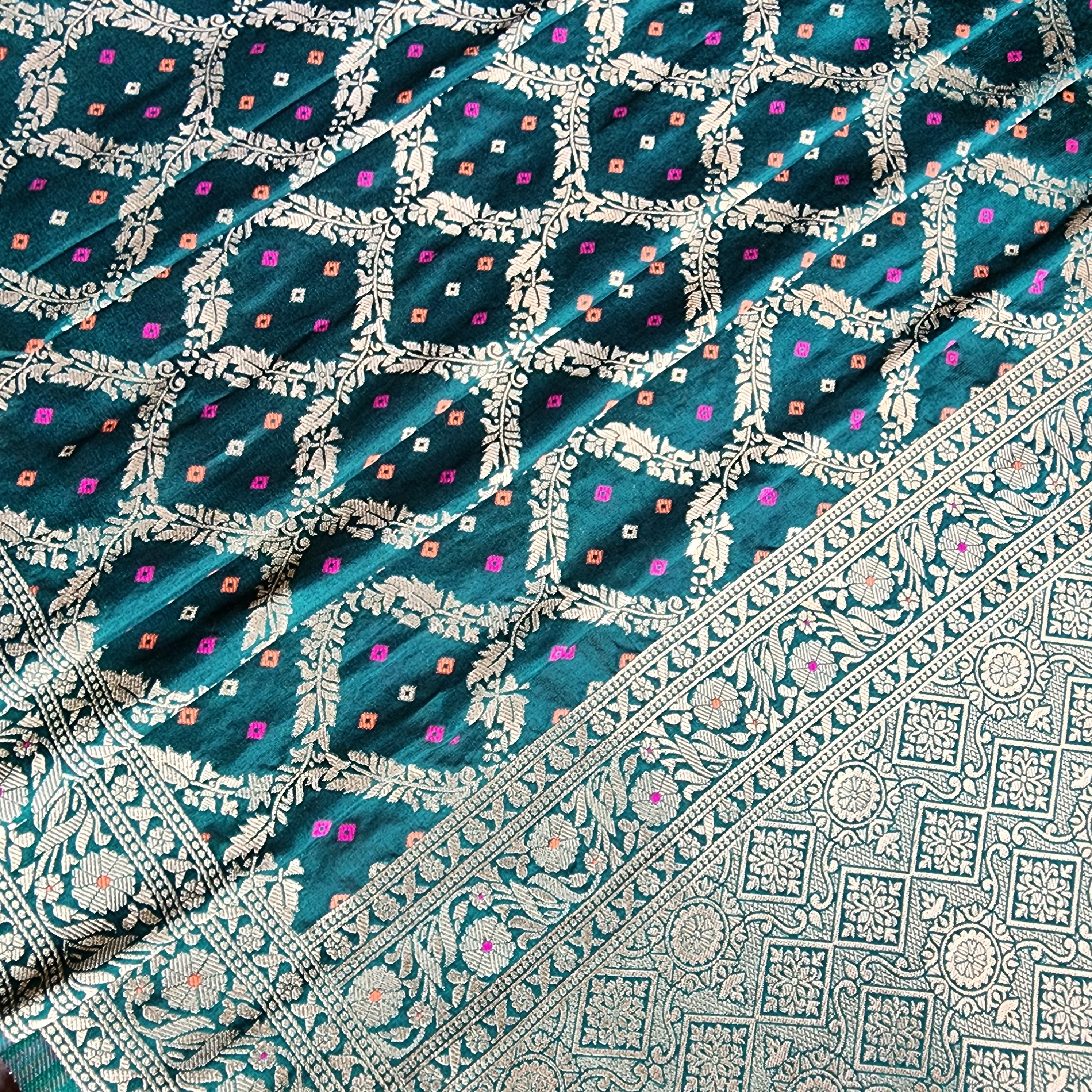 Bottle Green Bandhani Dupatta with Traditional Jaal