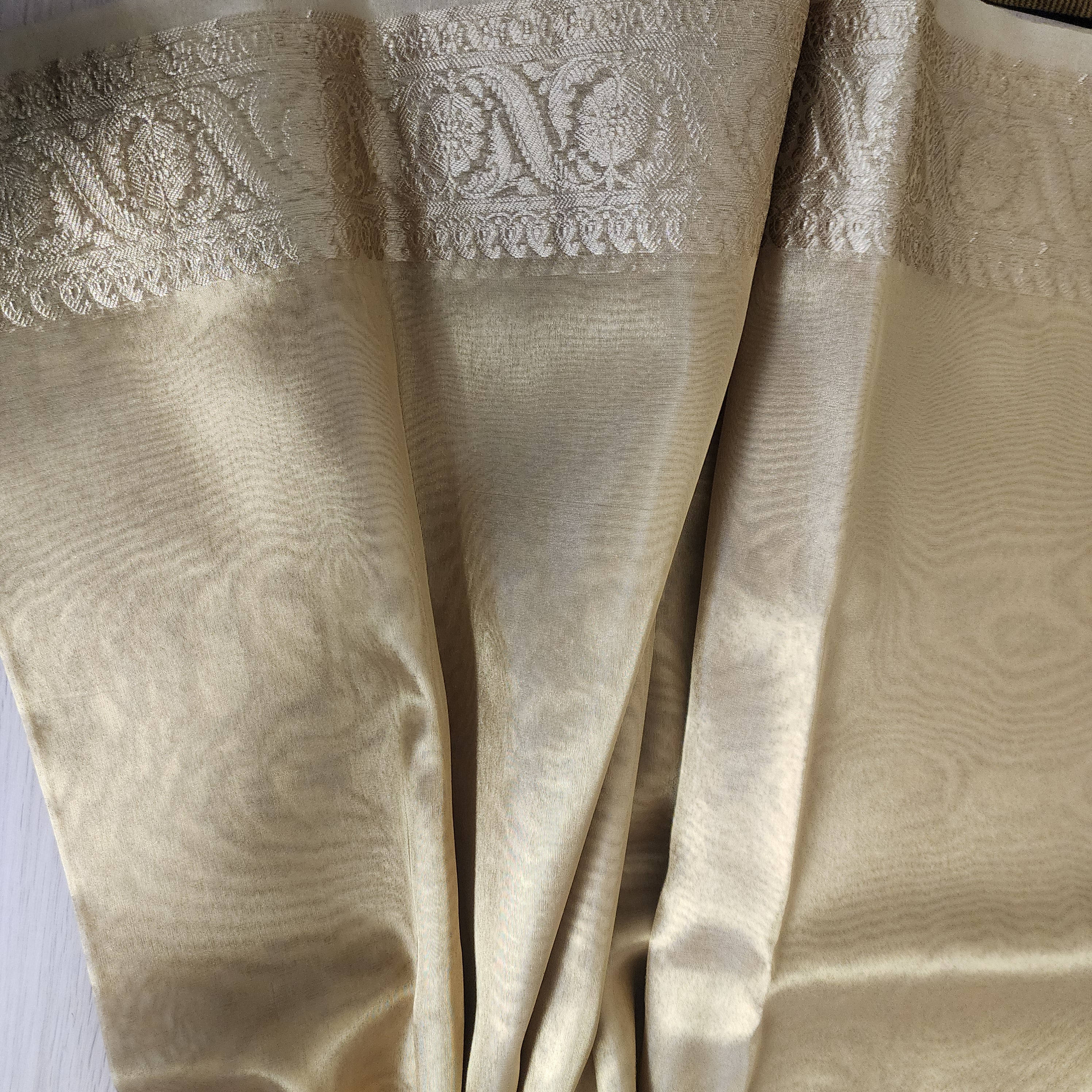 Traditional Kanjivaram Style Tissue Silk Saree in Gold