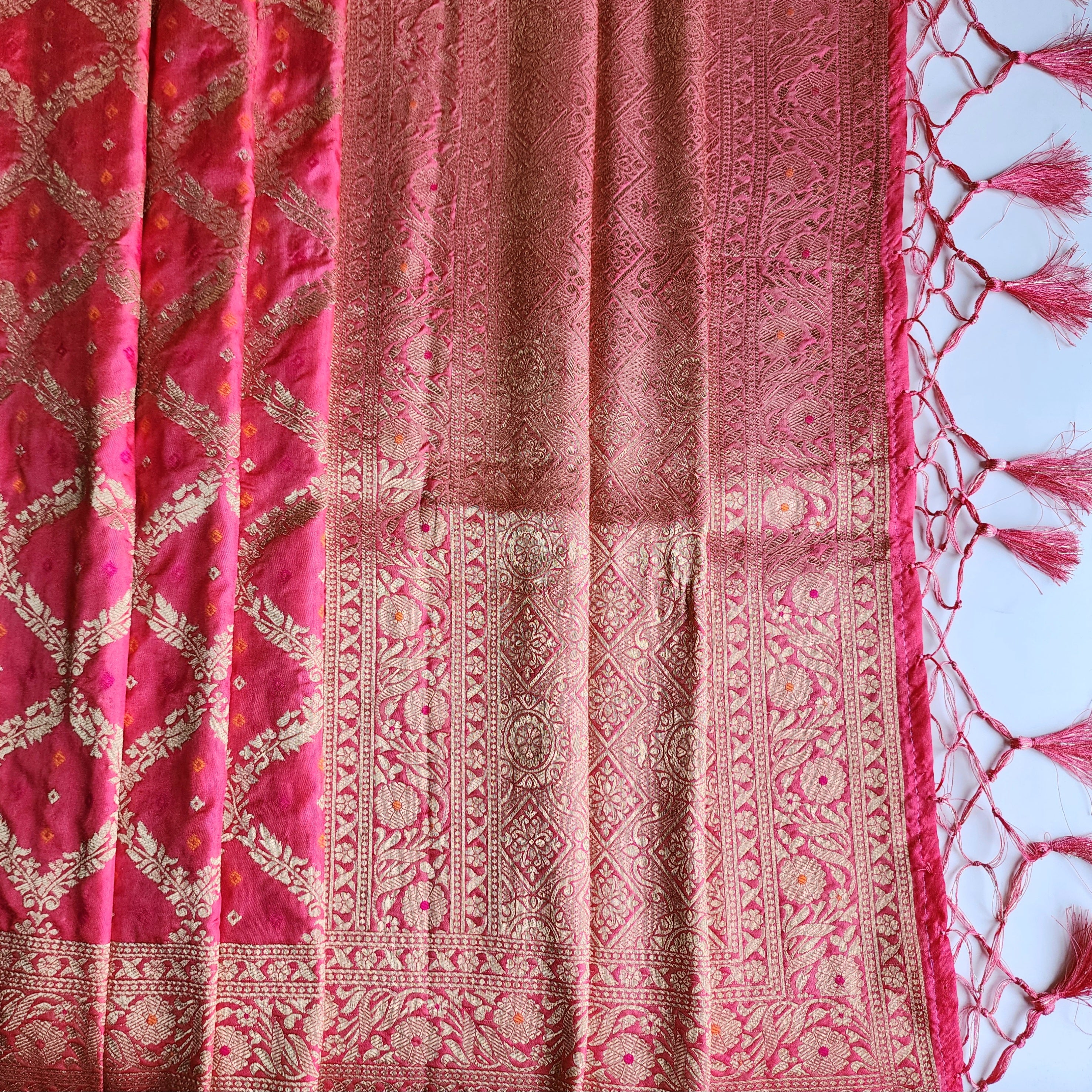Rani Pink Bandhani Dupatta with Traditional Jaal