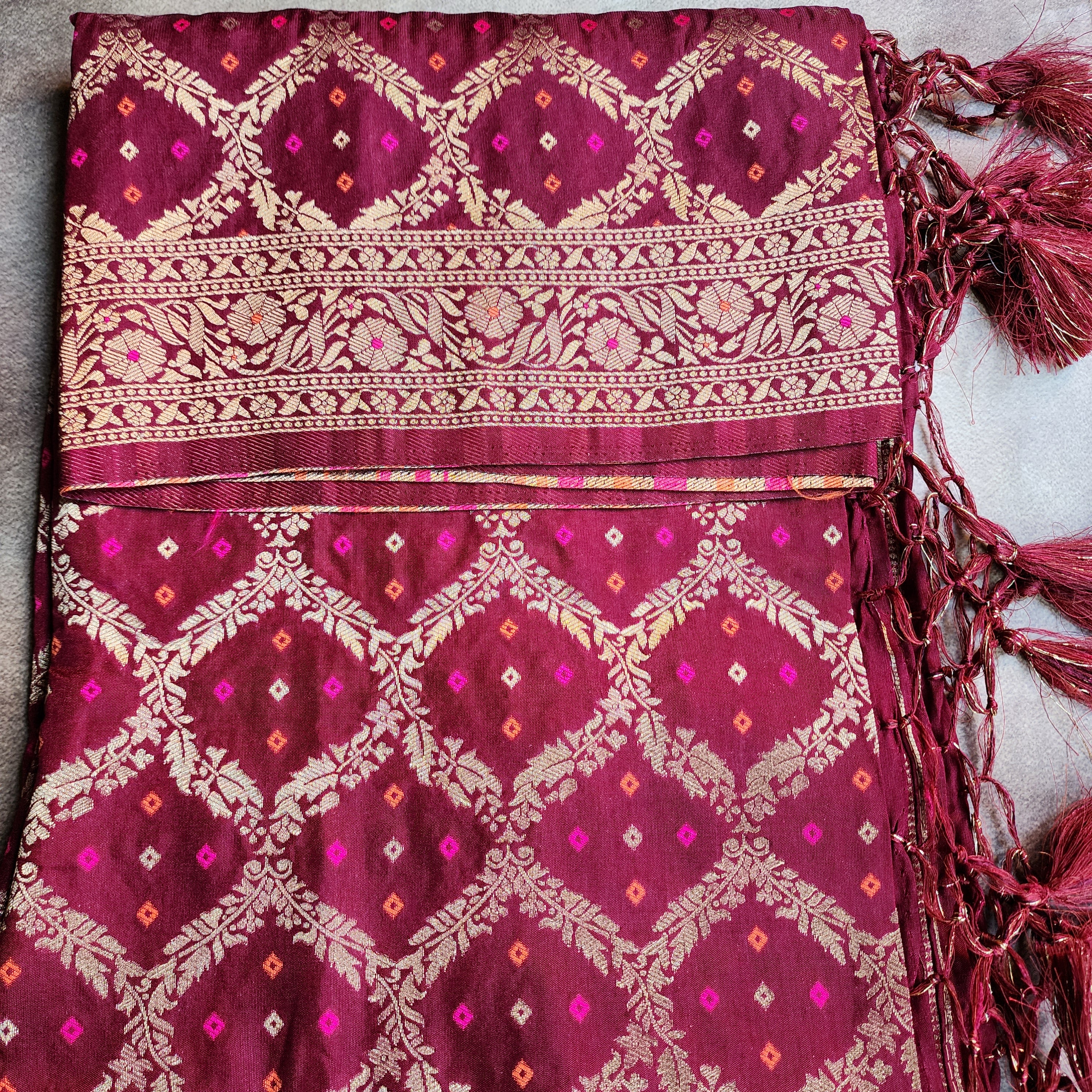 Wine Bandhani Dupatta with Traditional Jaal