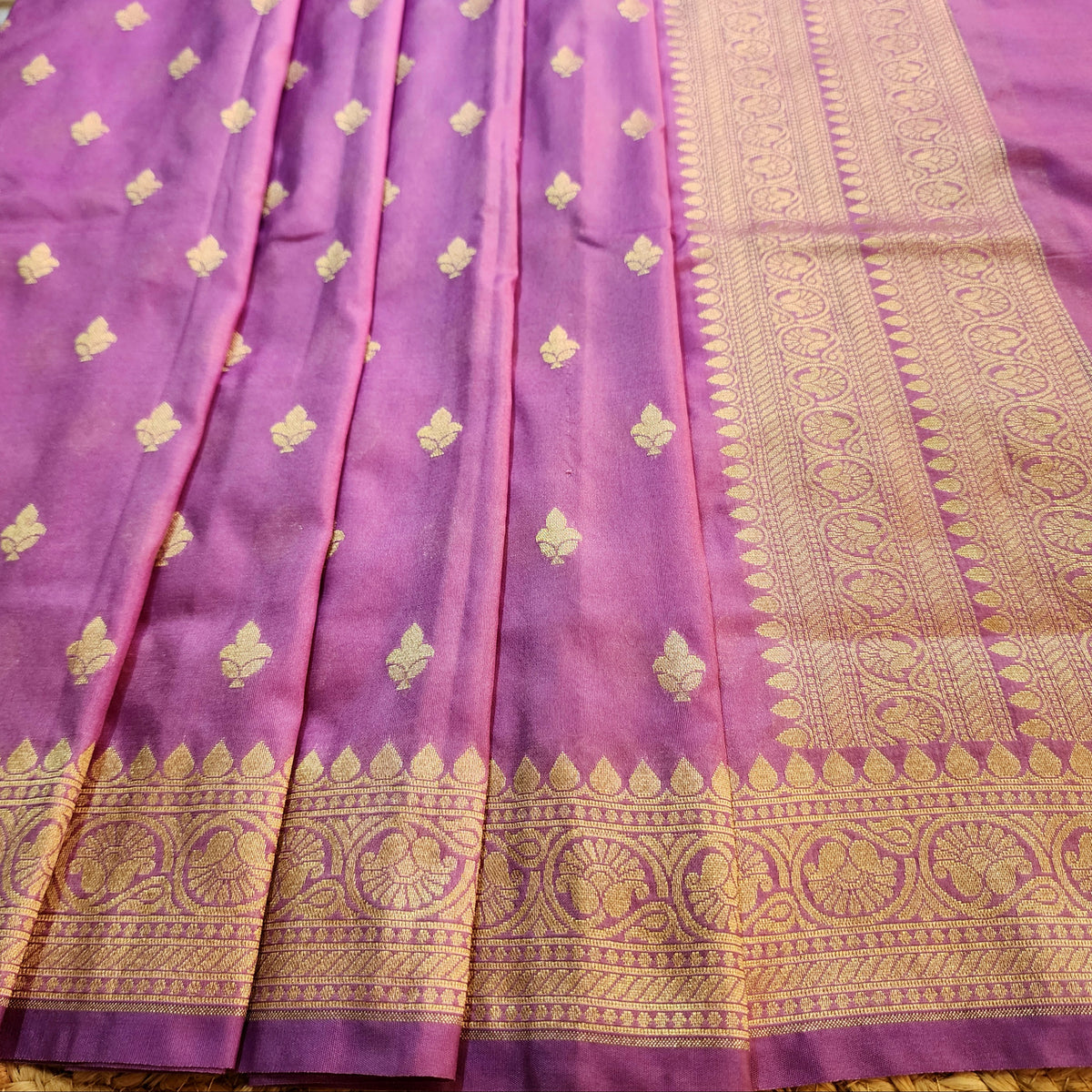Purple Zari Banarasi Tapetta Silk Leaf Weave Dupatta