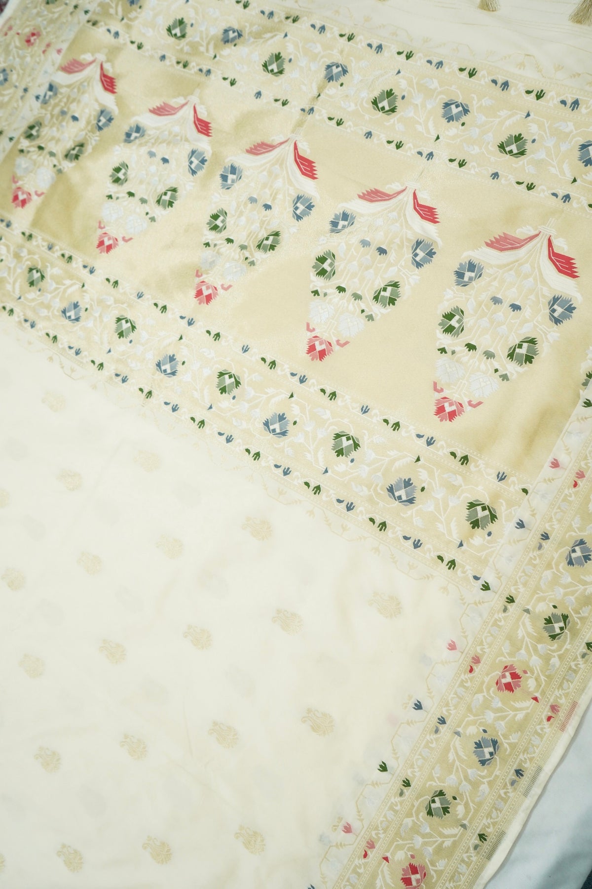 Peshavi - Ivory Paithani Silk Saree with Stitched Blouse