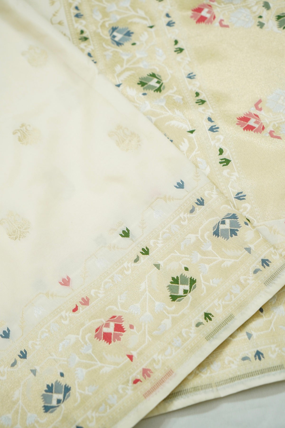 Peshavi - Ivory Paithani Silk Saree with Stitched Blouse