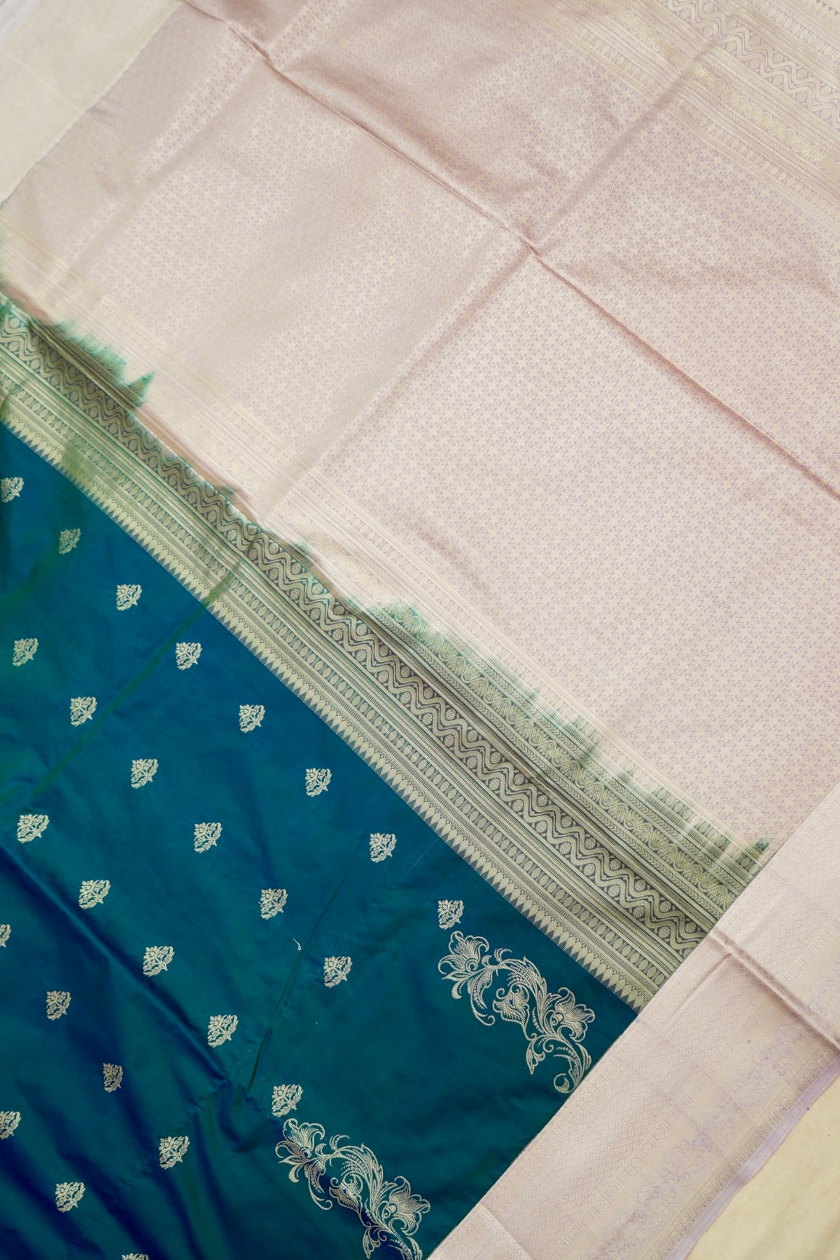 Devyani - Peacock Teal Vintage Style Kanjivaram Silk Saree with Lavender Korvai Border