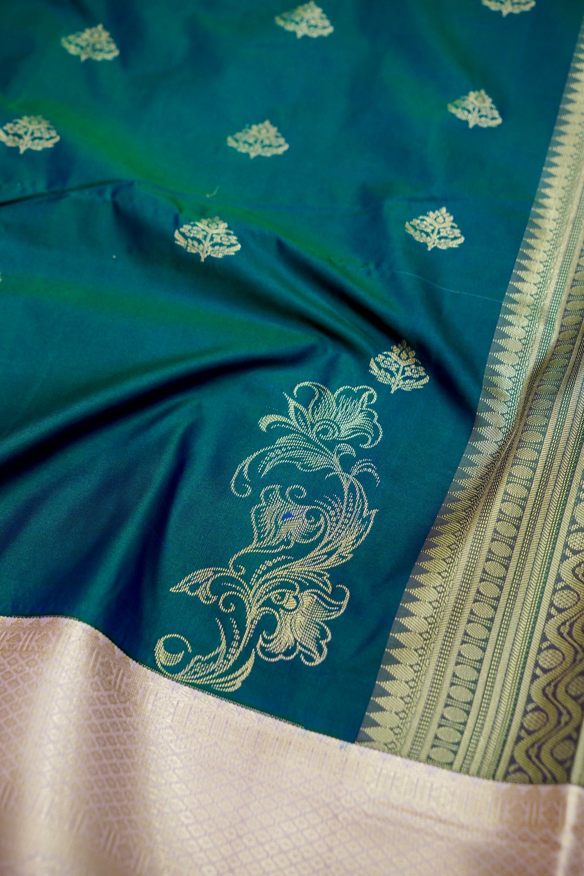 Devyani - Peacock Teal Vintage Style Kanjivaram Silk Saree with Lavender Korvai Border
