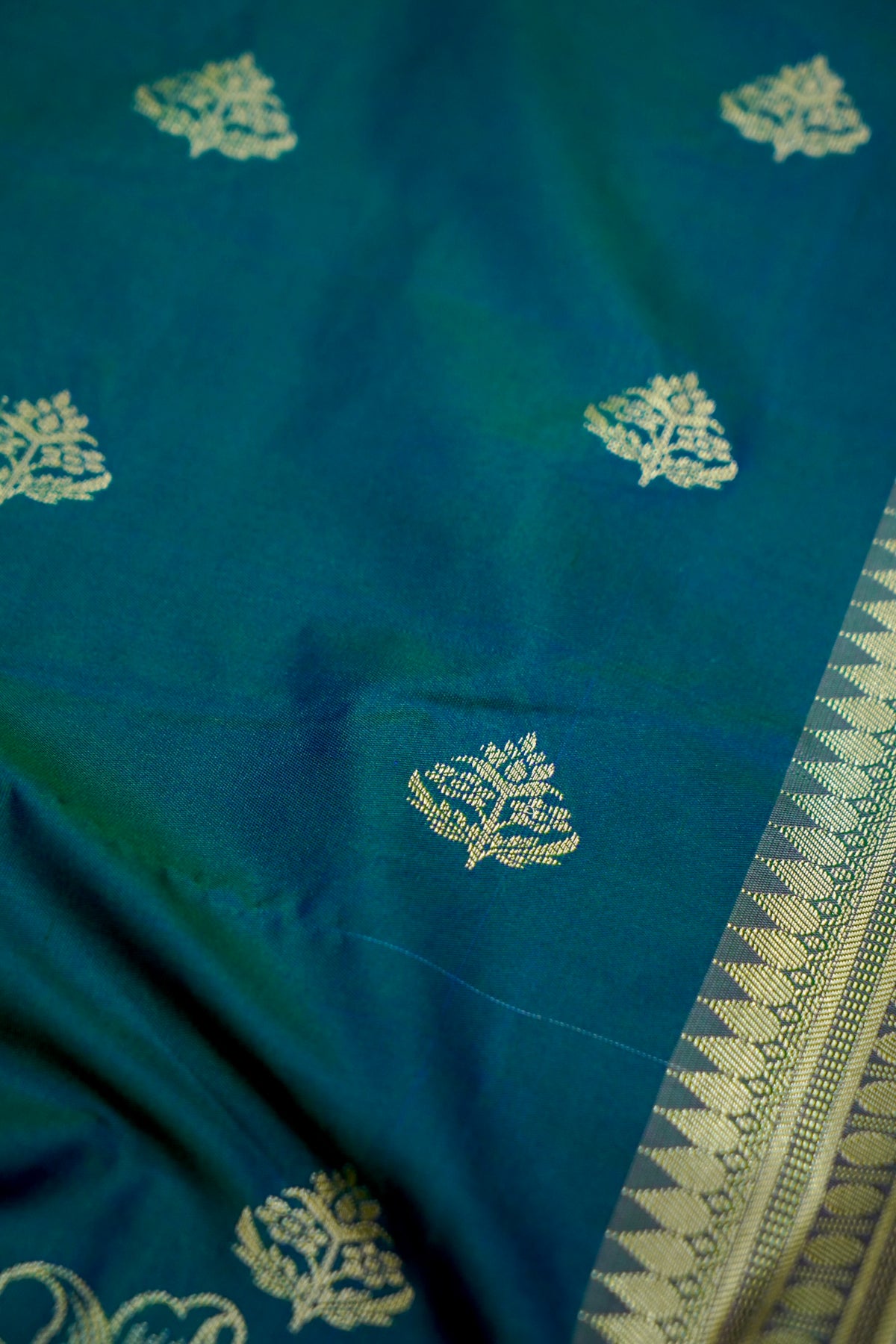 Devyani - Peacock Teal Vintage Style Kanjivaram Silk Saree with Lavender Korvai Border