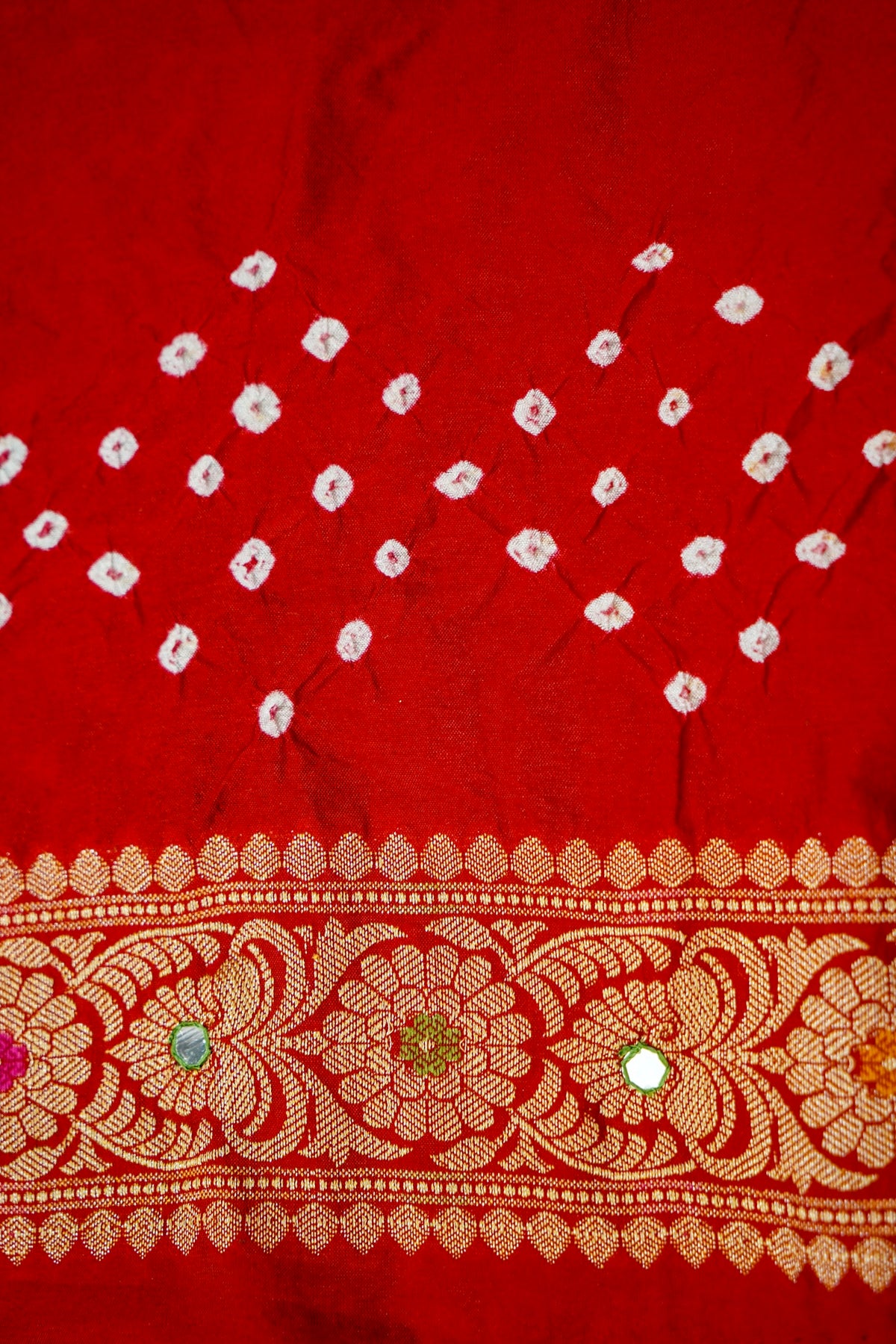 Dual-Tone Paisley Motif Emerald Green and Red Bandhani Dupion Silk Saree