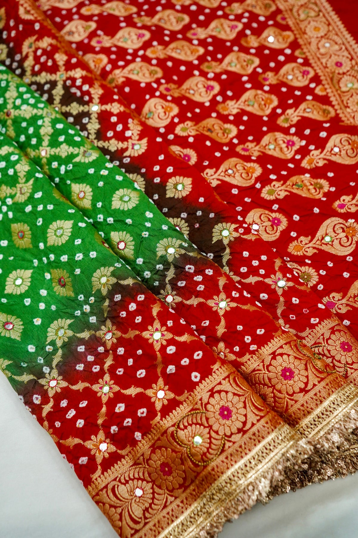 Dual-Tone Paisley Motif Emerald Green and Red Bandhani Dupion Silk Saree