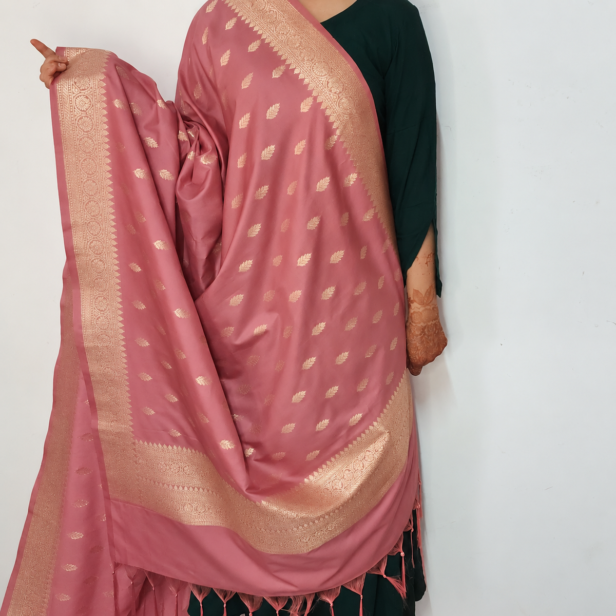 Mauve Pink Banarasi Tapetta Silk Leaf Weave Dupatta