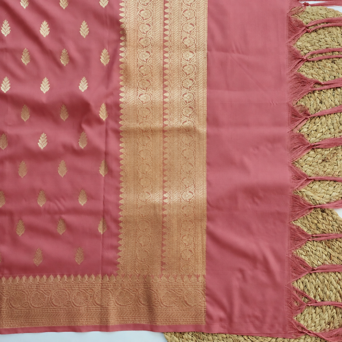 Mauve Pink Banarasi Tapetta Silk Leaf Weave Dupatta