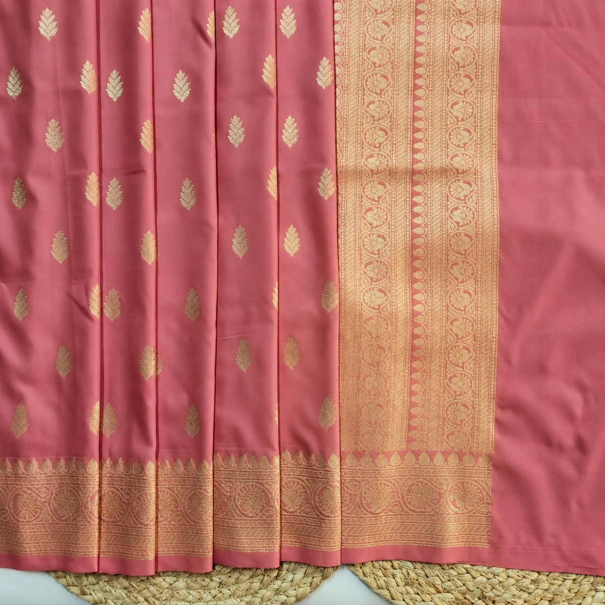 Mauve Pink Banarasi Tapetta Silk Leaf Weave Dupatta