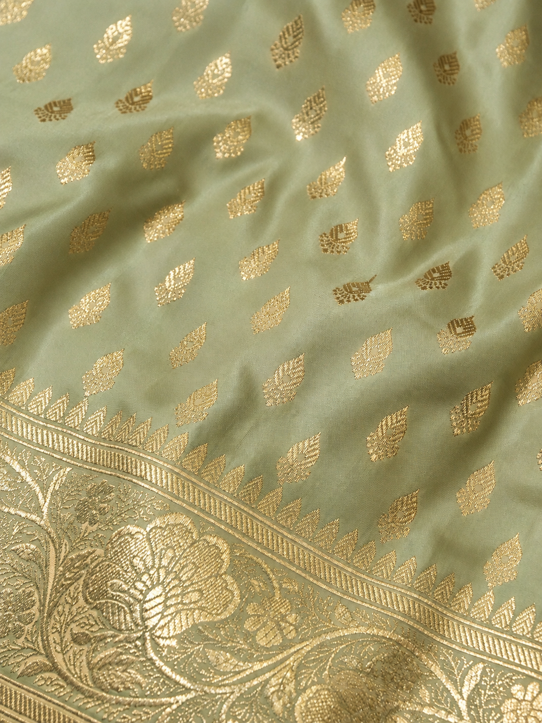 Rich Pastel Green Banarasi Silk Saree with Gold Zari Weaving