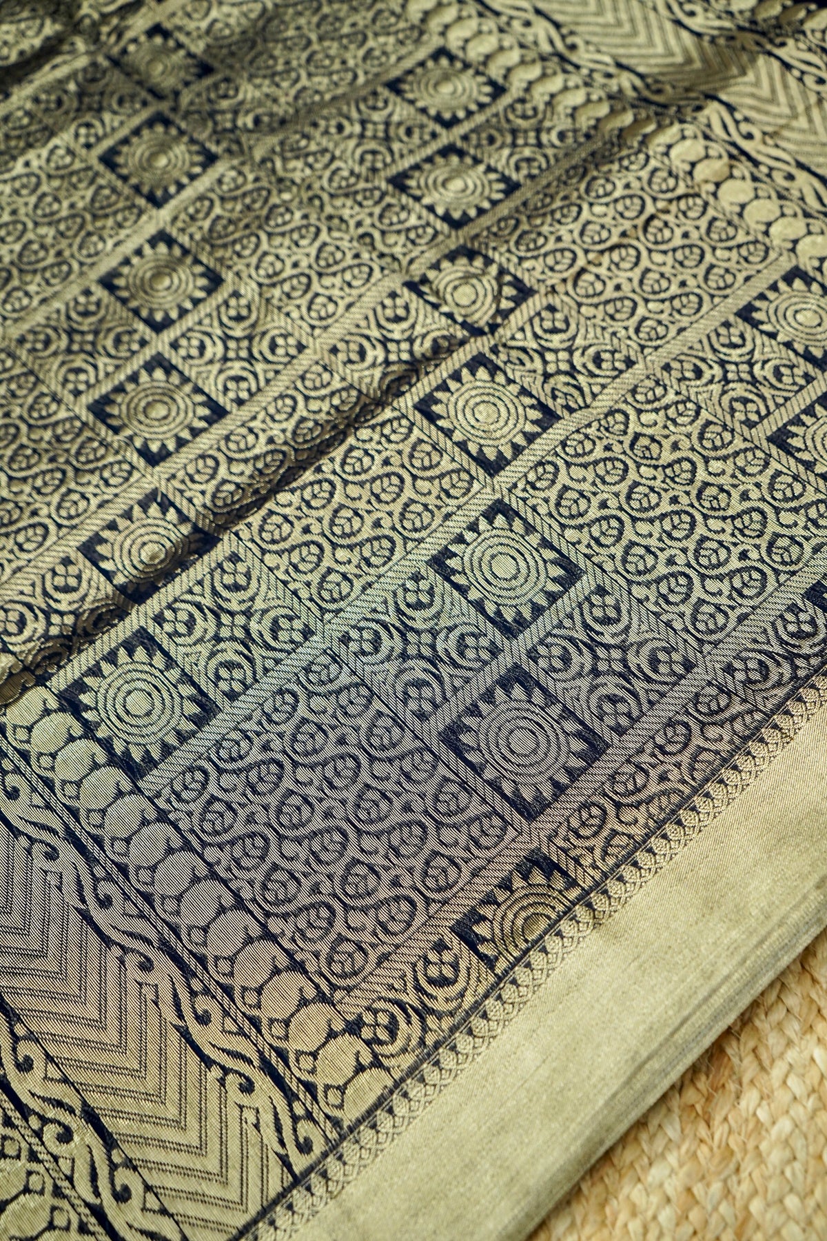 Suvarna - Peacock Teal Maheshwari Silk Saree with Antique Gold Border
