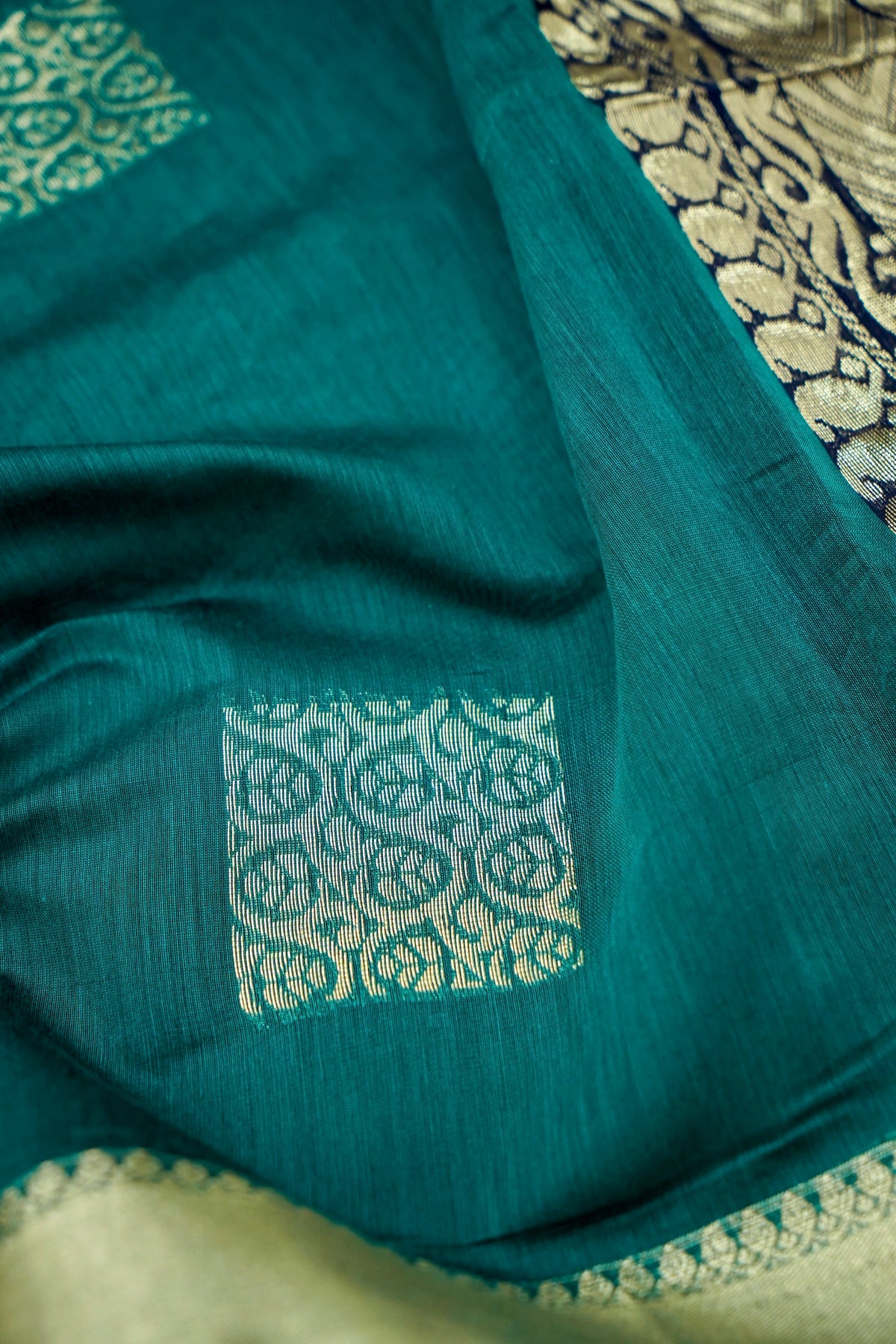 Suvarna - Peacock Teal Maheshwari Silk Saree with Antique Gold Border