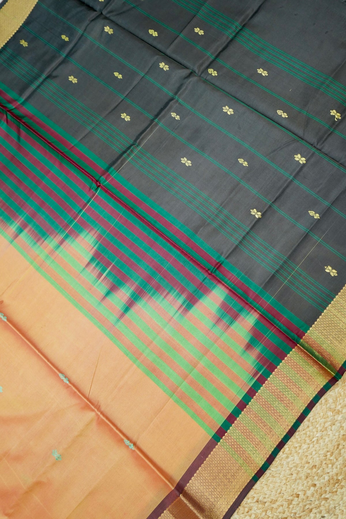 Suvarna - Peach Copper Maheshwari Silk Saree