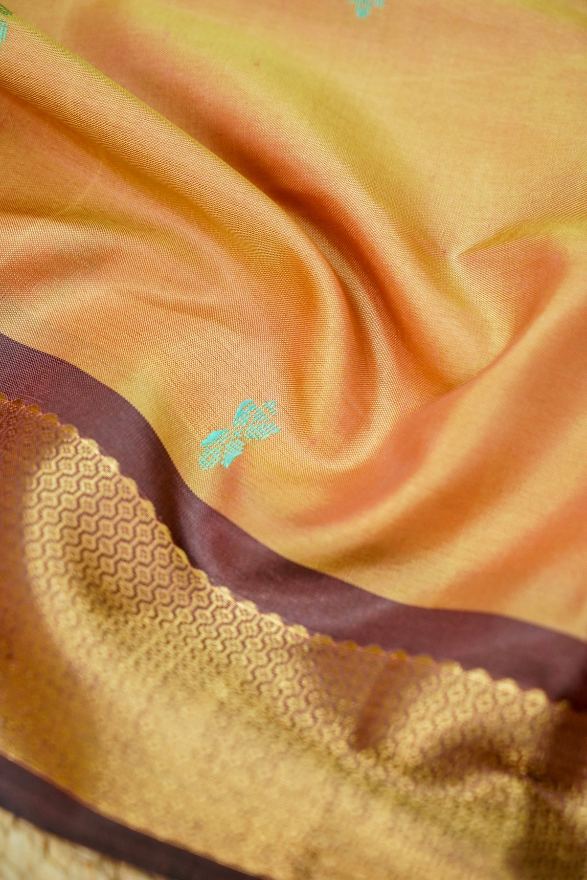 Suvarna - Peach Copper Maheshwari Silk Saree