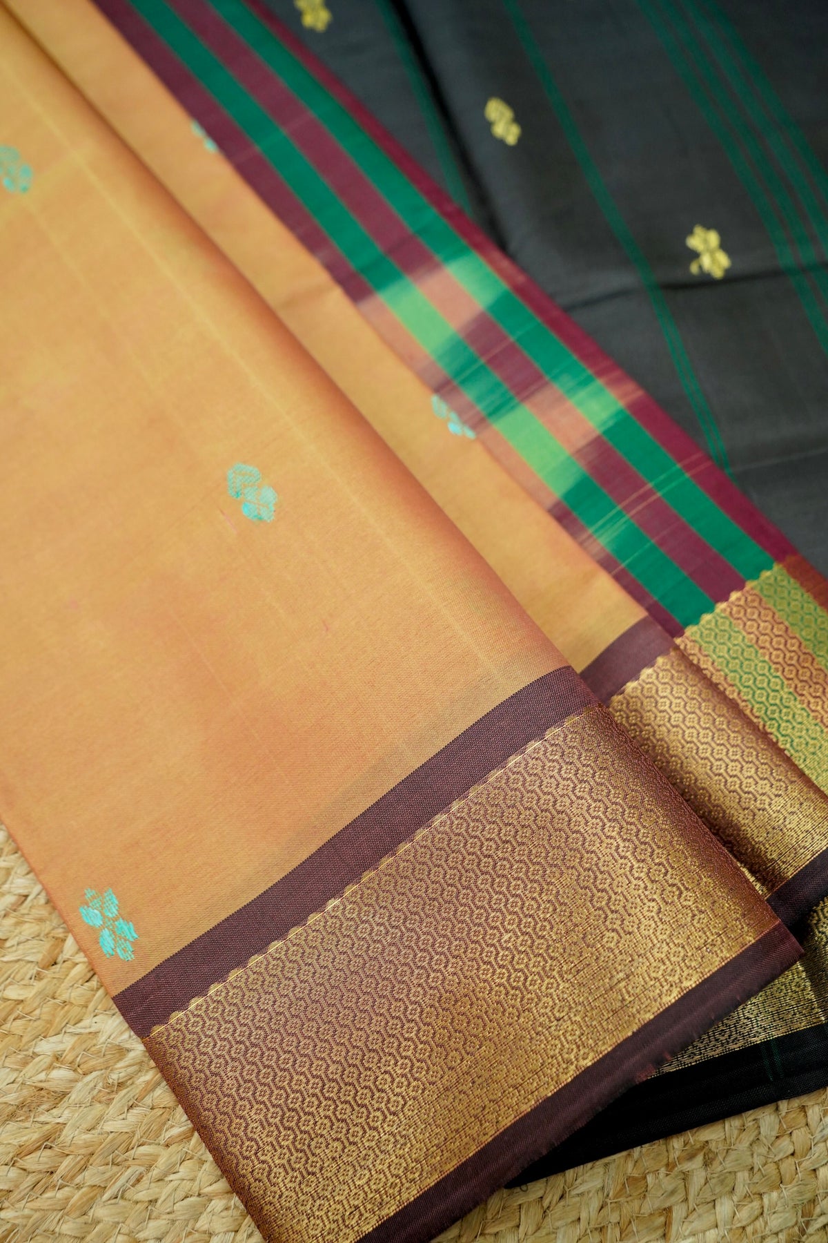 Suvarna - Peach Copper Maheshwari Silk Saree