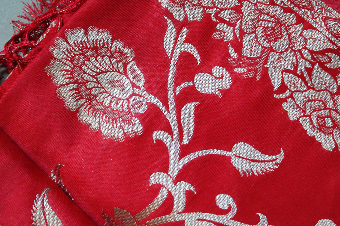 Banarasi Silk Dupatta in Bright Red and gold weaving