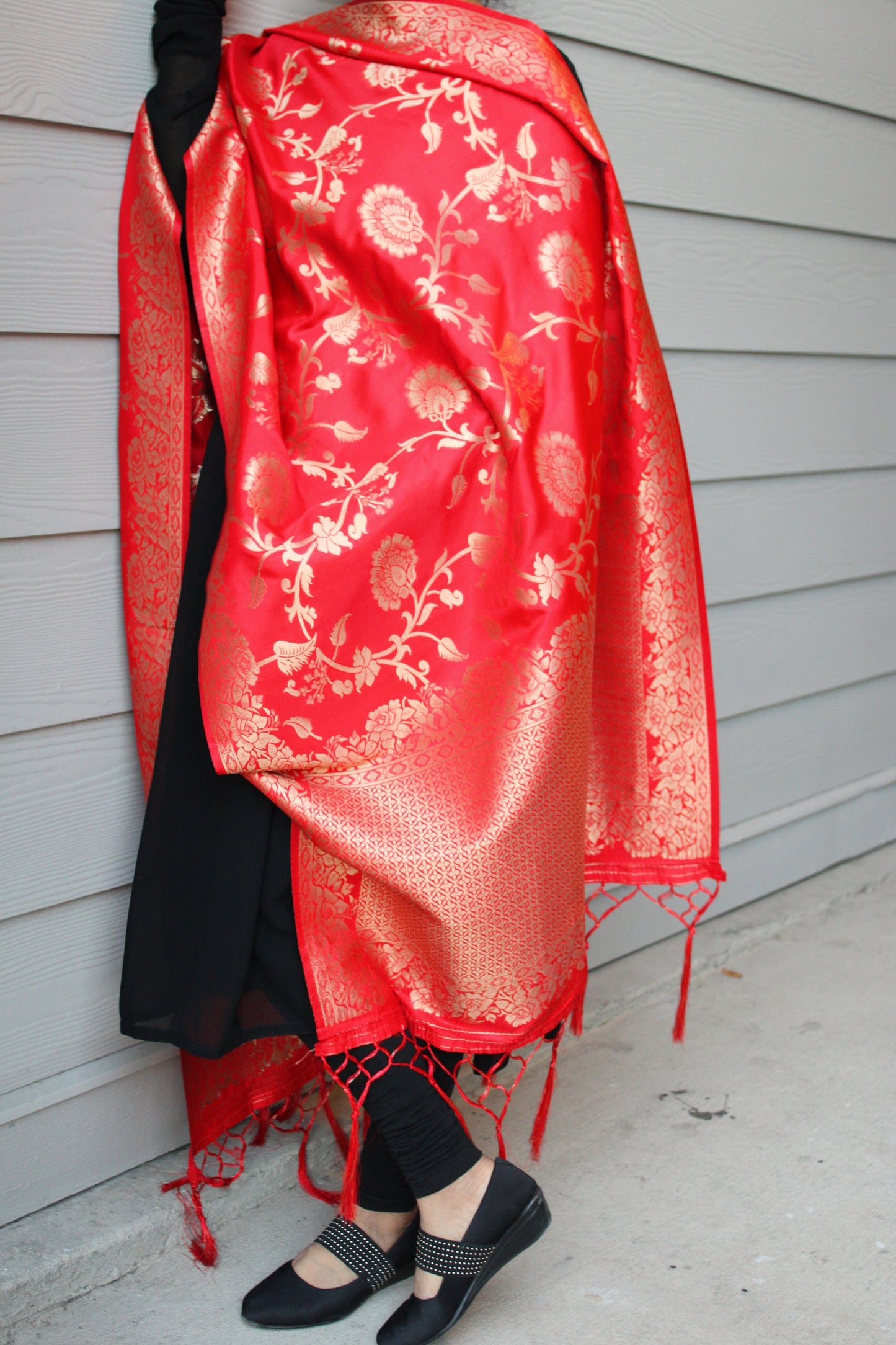 Banarasi Silk Dupatta in Bright Red and gold weaving