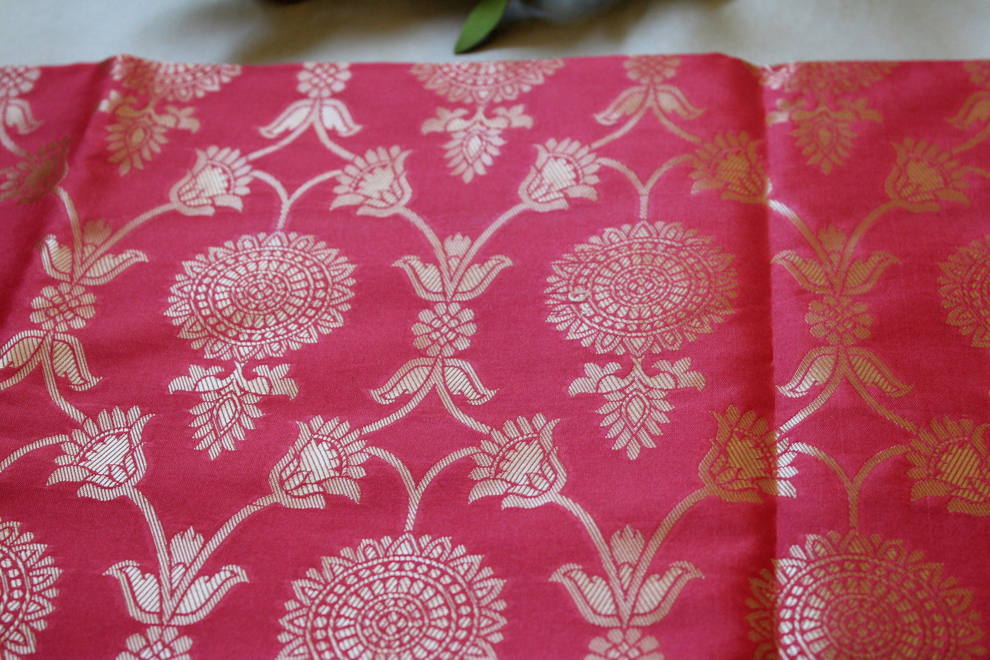 Banarasi Silk Tomato Red Elegant Dupatta, gold handweaving