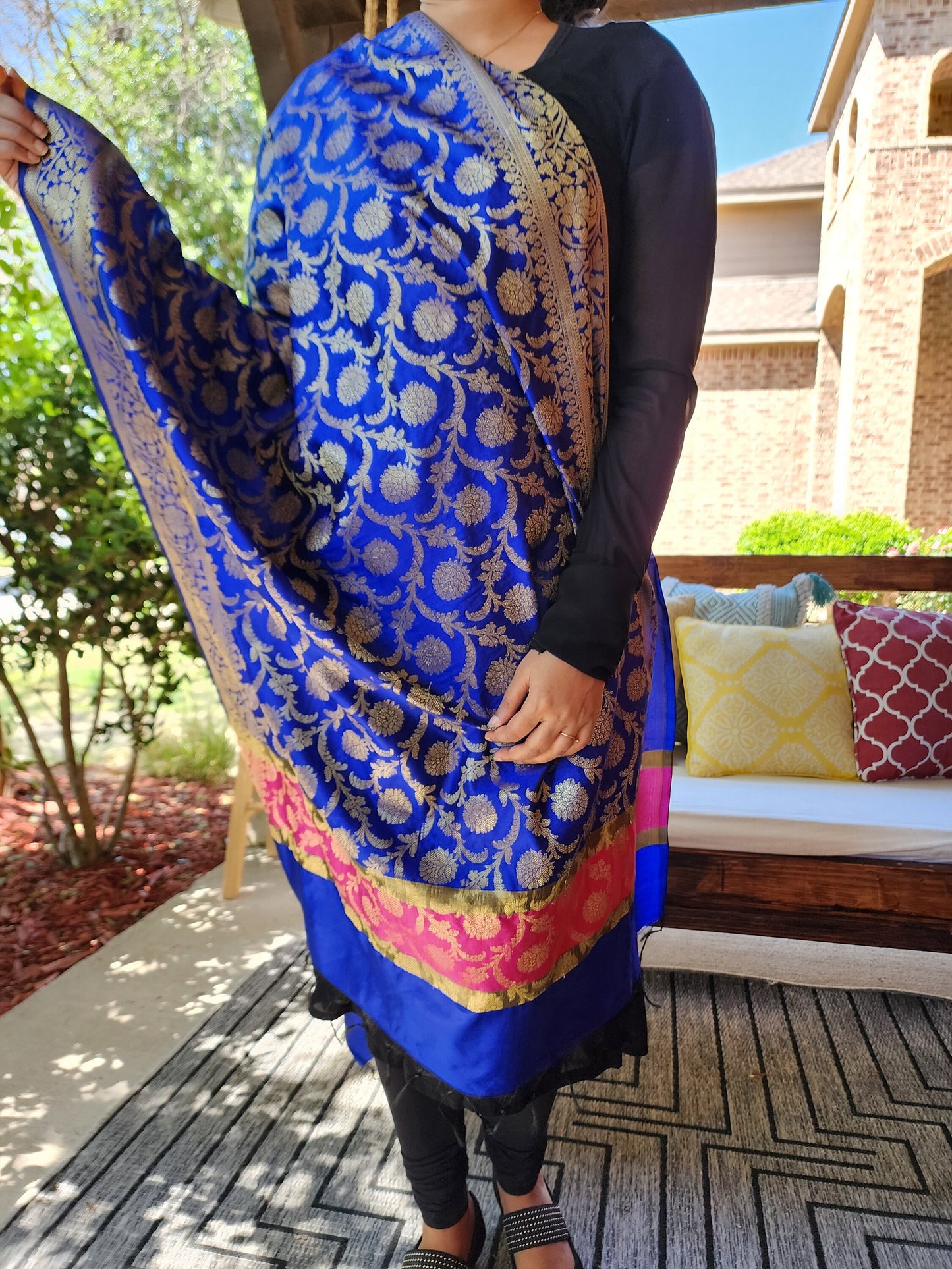 Banarasi Royal Blue Dupatta with Pink Border & gold weaving