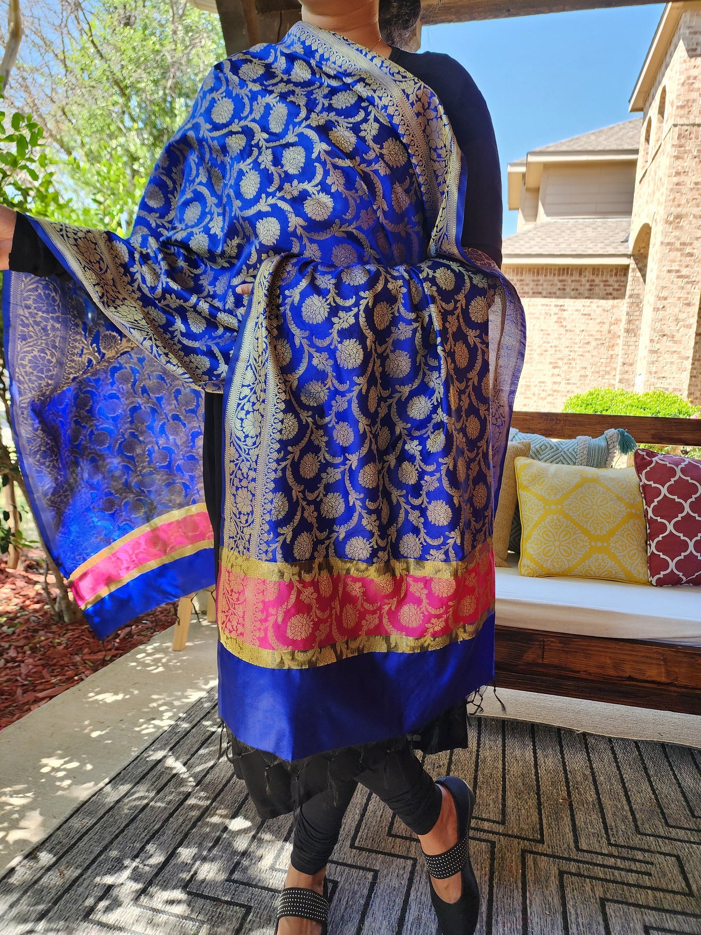 Banarasi Royal Blue Dupatta with Pink Border & gold weaving