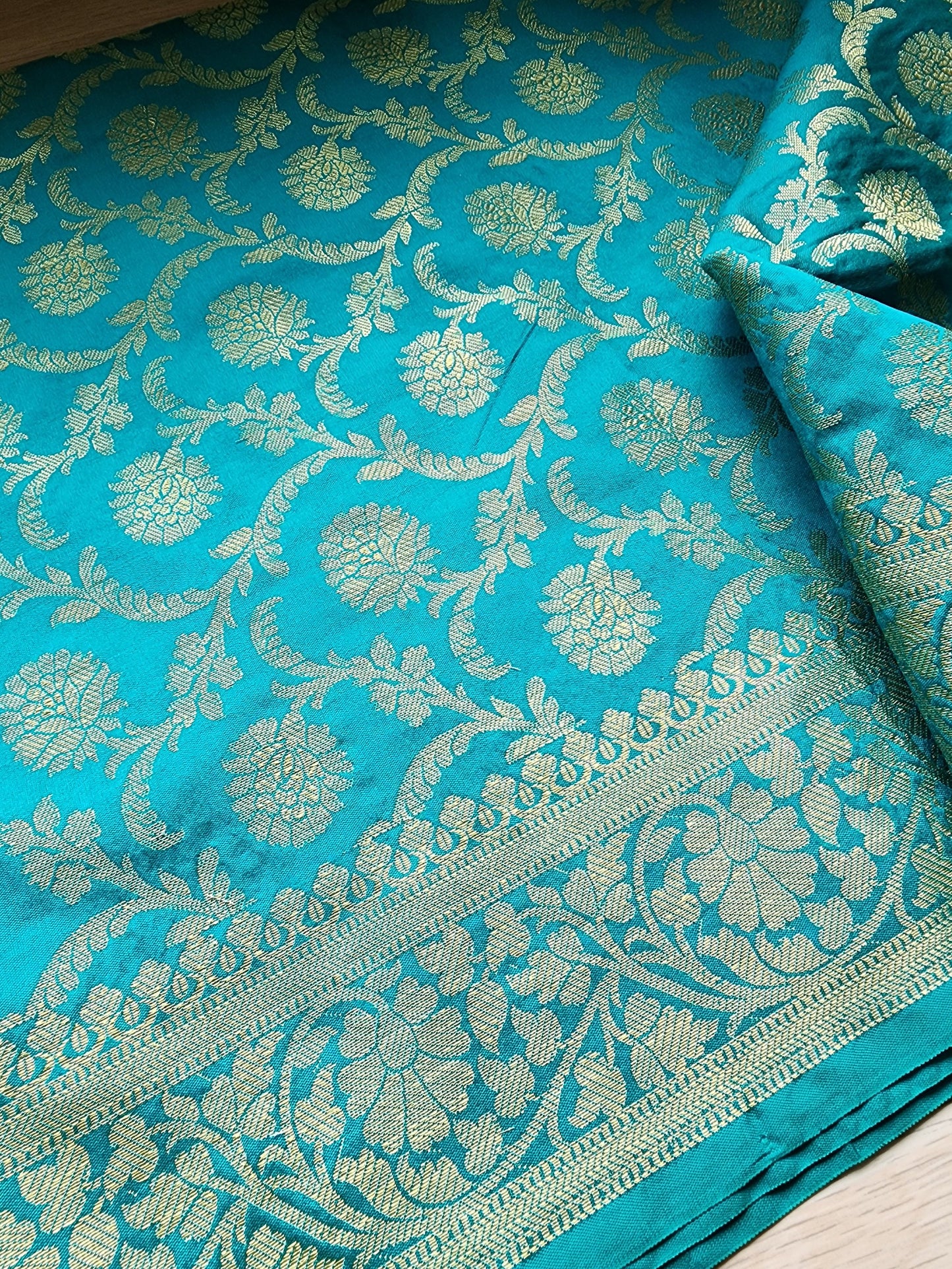 Banarasi Turquoise Green Silk Dupatta with gold weaving