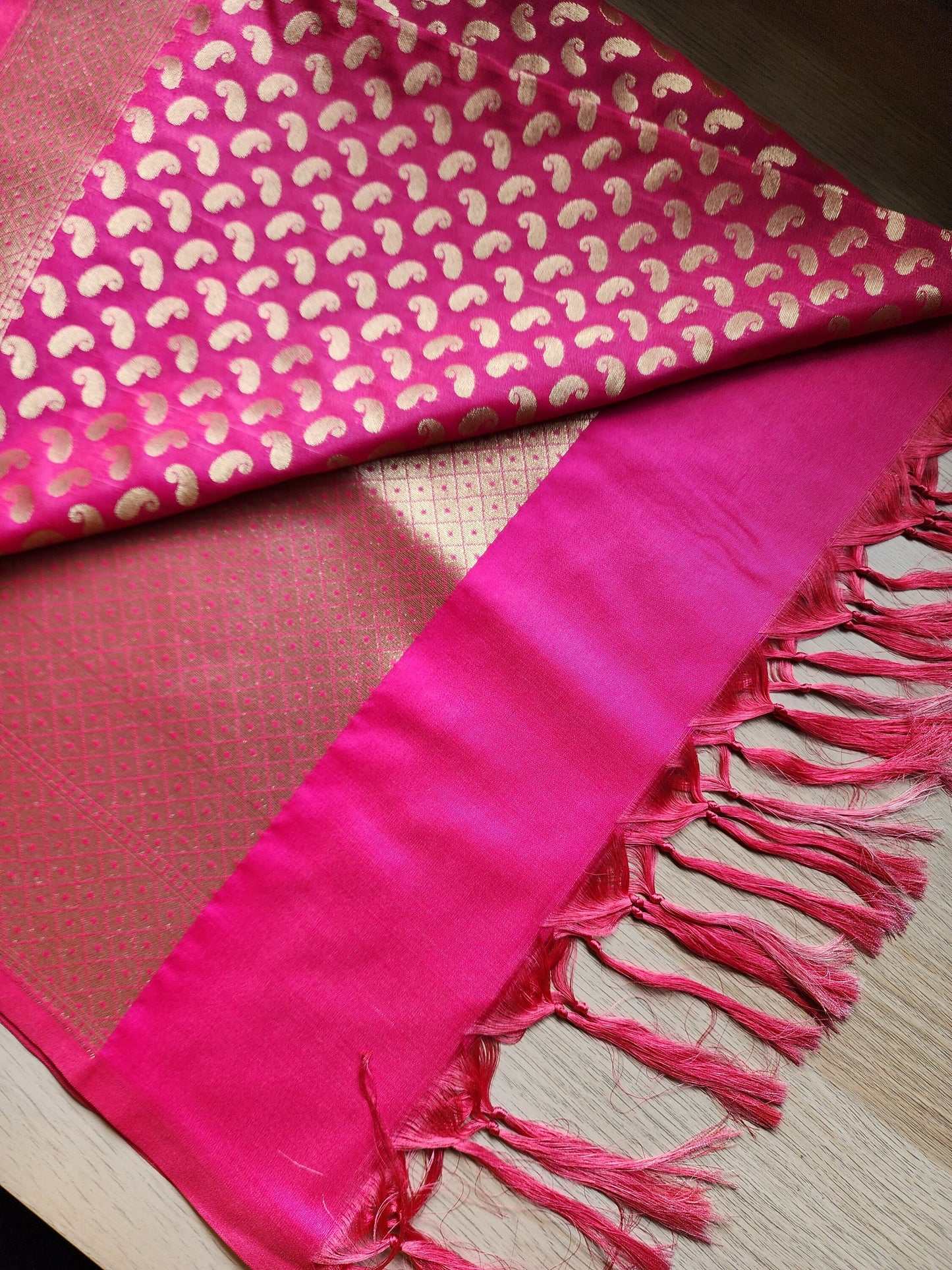 Banarasi Silk Pink Dupatta with gold handweaving