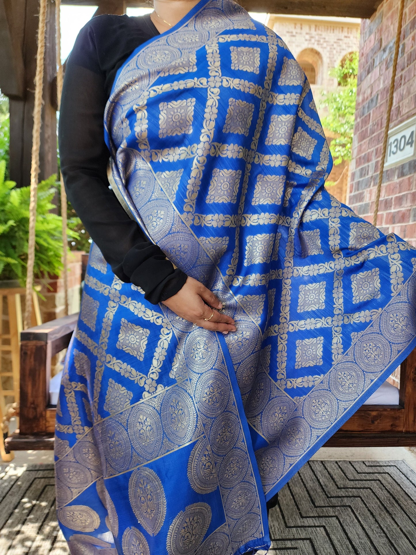 Banarasi Silk Handwoven Royal Blue Dupatta with golden weaving