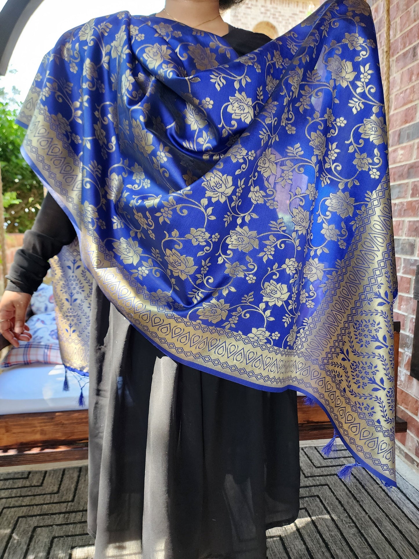 Banarasi Silk Handwoven Royal Blue Dupatta with golden weaving