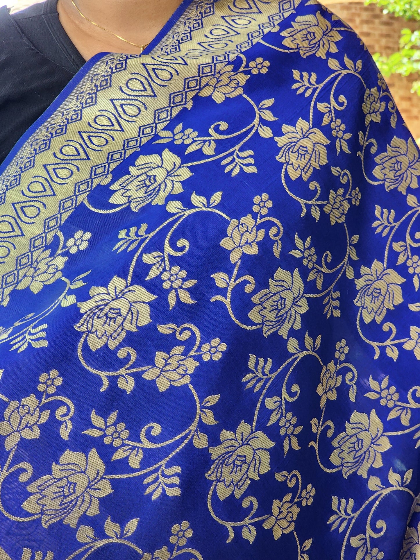 Banarasi Silk Handwoven Royal Blue Dupatta with golden weaving