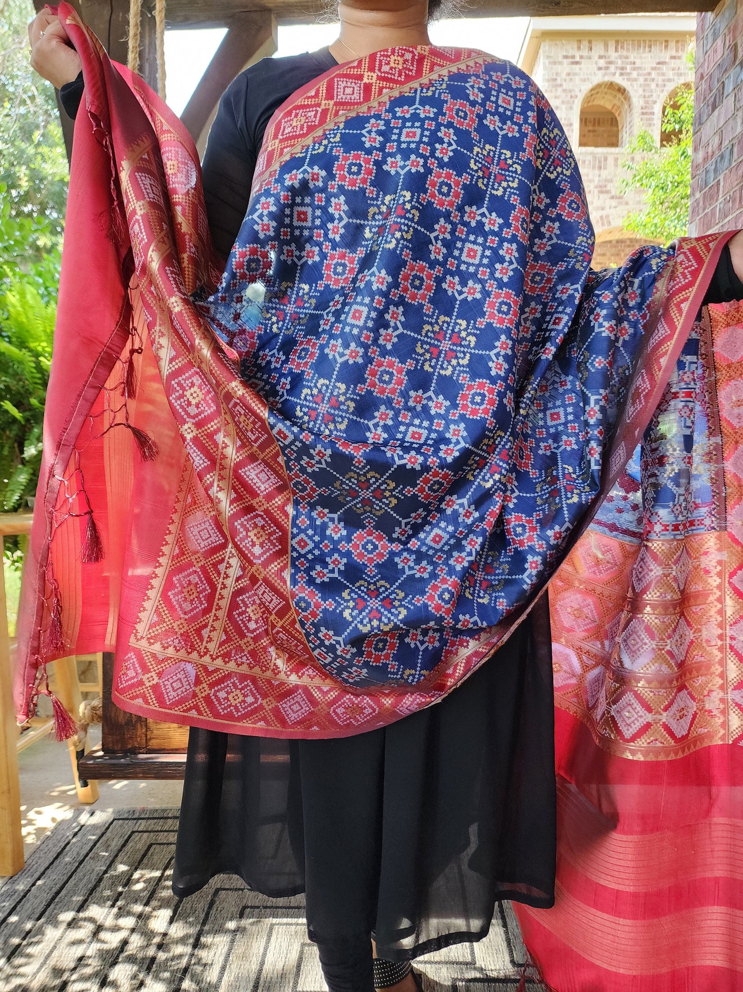 Banarasi Silk Handwoven Navy Blue & Maroon Dupatta