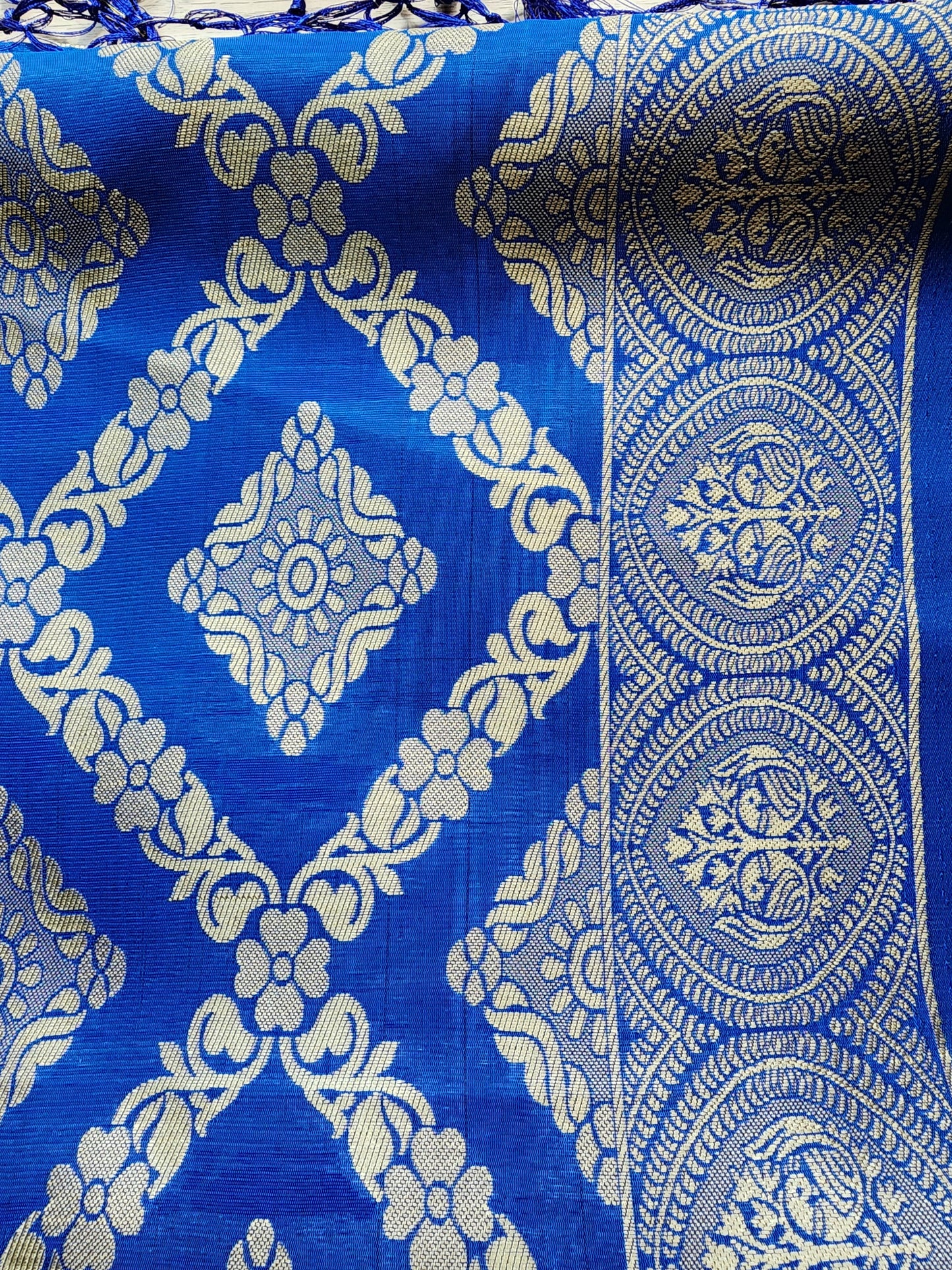 Banarasi Silk Handwoven Royal Blue Dupatta with golden weaving