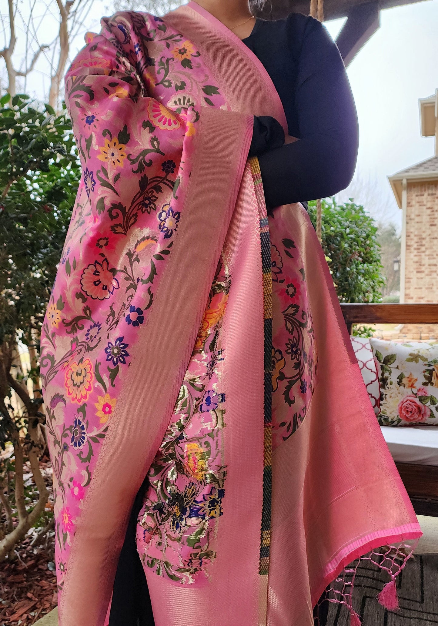 Banarasi Pink Dupatta with gold handweaving