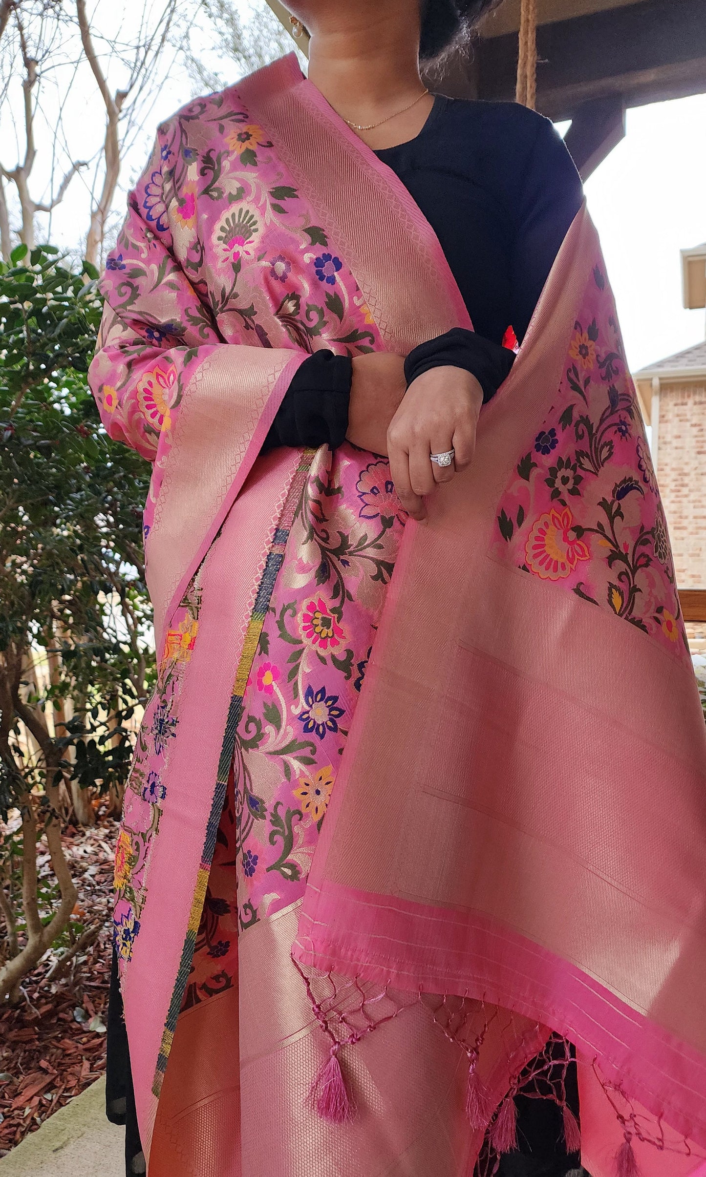 Banarasi Pink Dupatta with gold handweaving