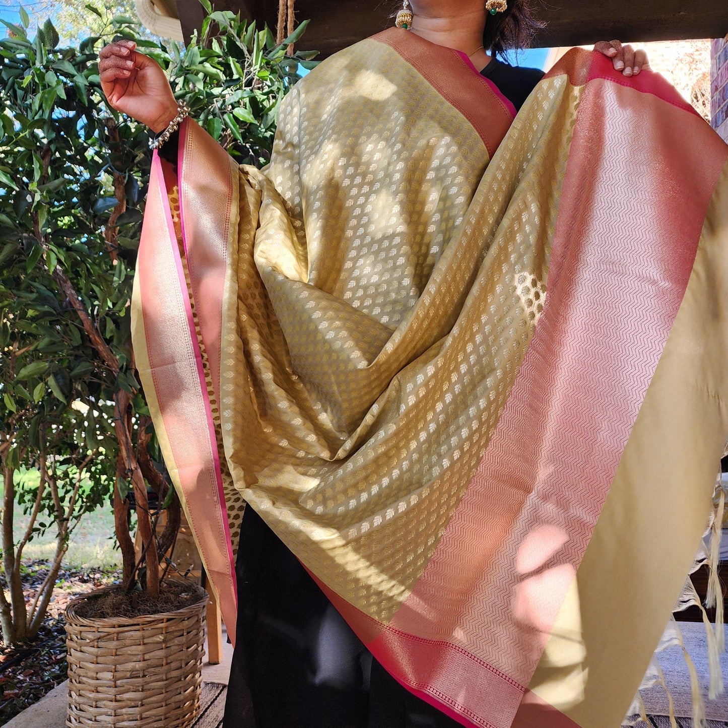 Banarasi Silk Beige & Magenta Dupatta with gold handweaving, Indian traditional and Festive designer dupatta, luxurious soft Banarsi dupatta