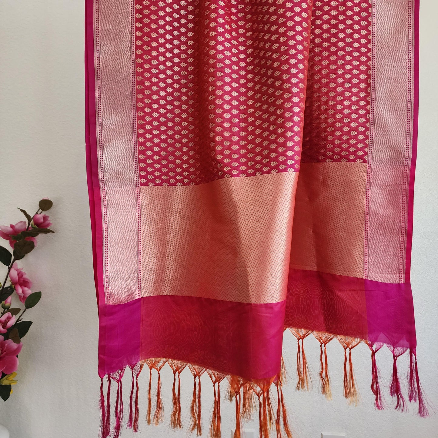 Banarasi Silk Magenta Dupatta with gold handweaving, Indian traditional and Festive designer dupatta, luxurious soft Banarsi dupatta