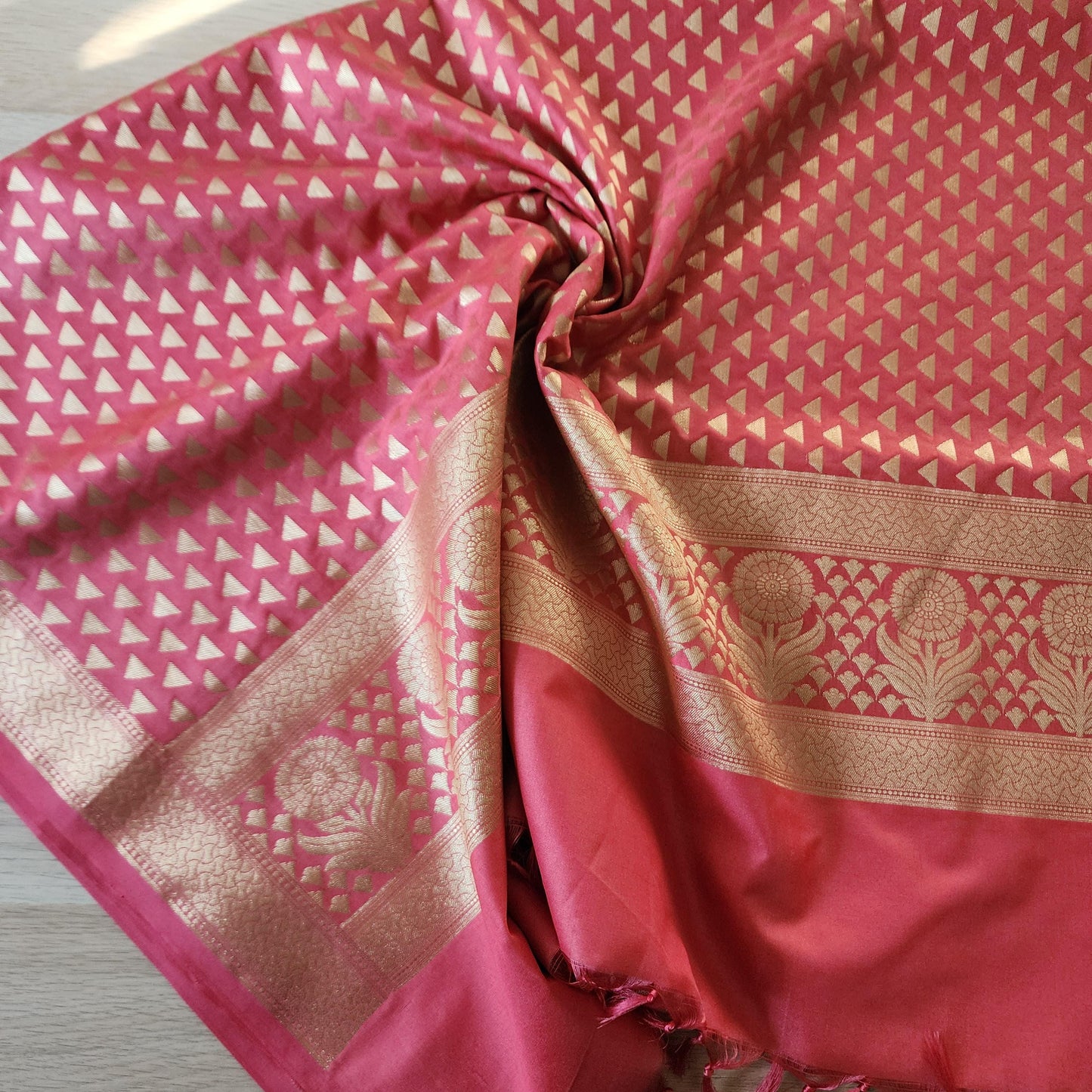 Banarasi Silk Peach Pink Dupatta with gold handweaving, Indian traditional and Festive designer dupatta, luxurious soft Banarsi dupatta